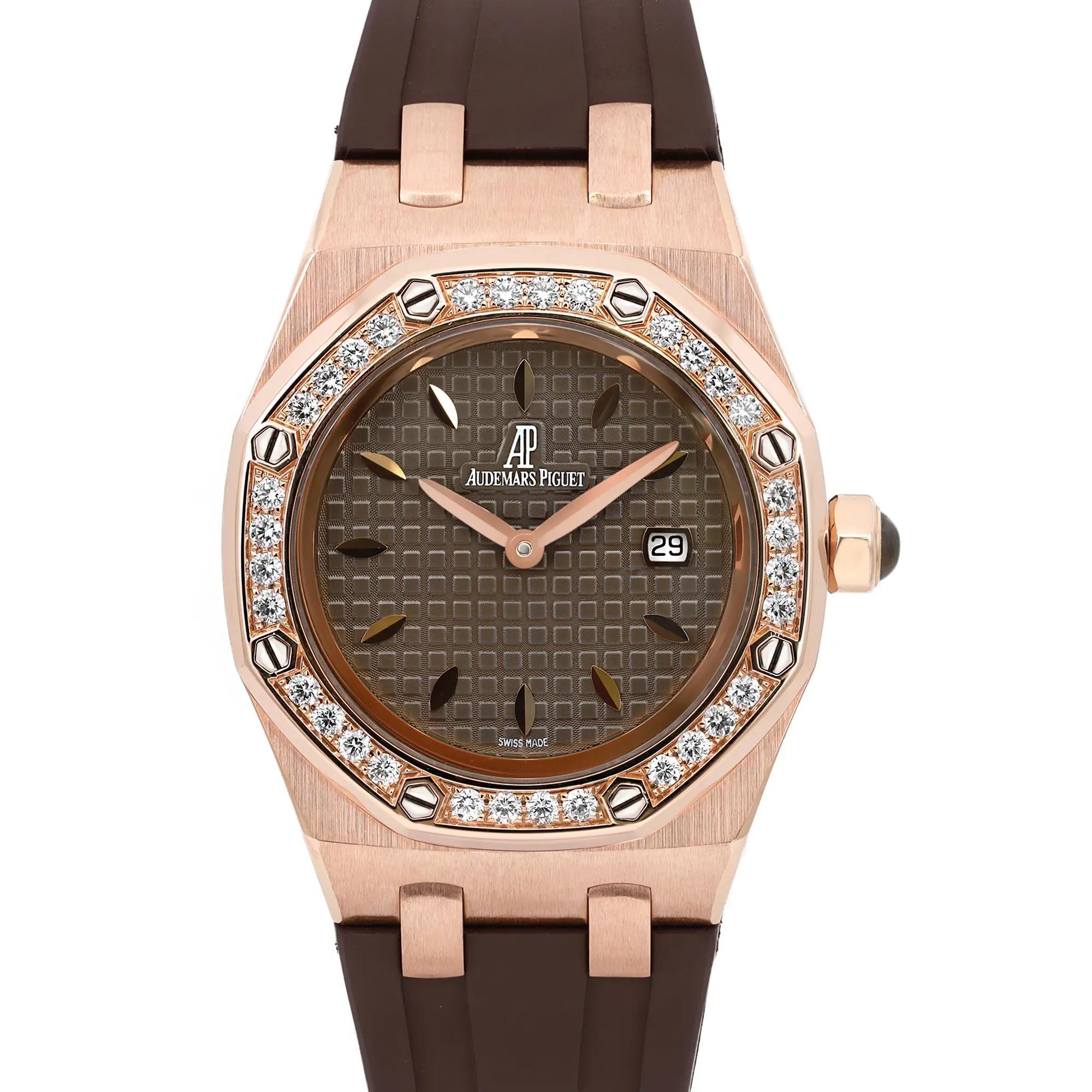 Pre-owned in excellent condition. Unworn Band.Factory Bezel Set with 32 diamonds, approx 0.65 carats. 

👑 General Information
Brand: Audemars Piguet

Model: Lady Royal Oak

Model Number: 67621OR.ZZ.D080CA.01

Type: Wristwatch

Department:
