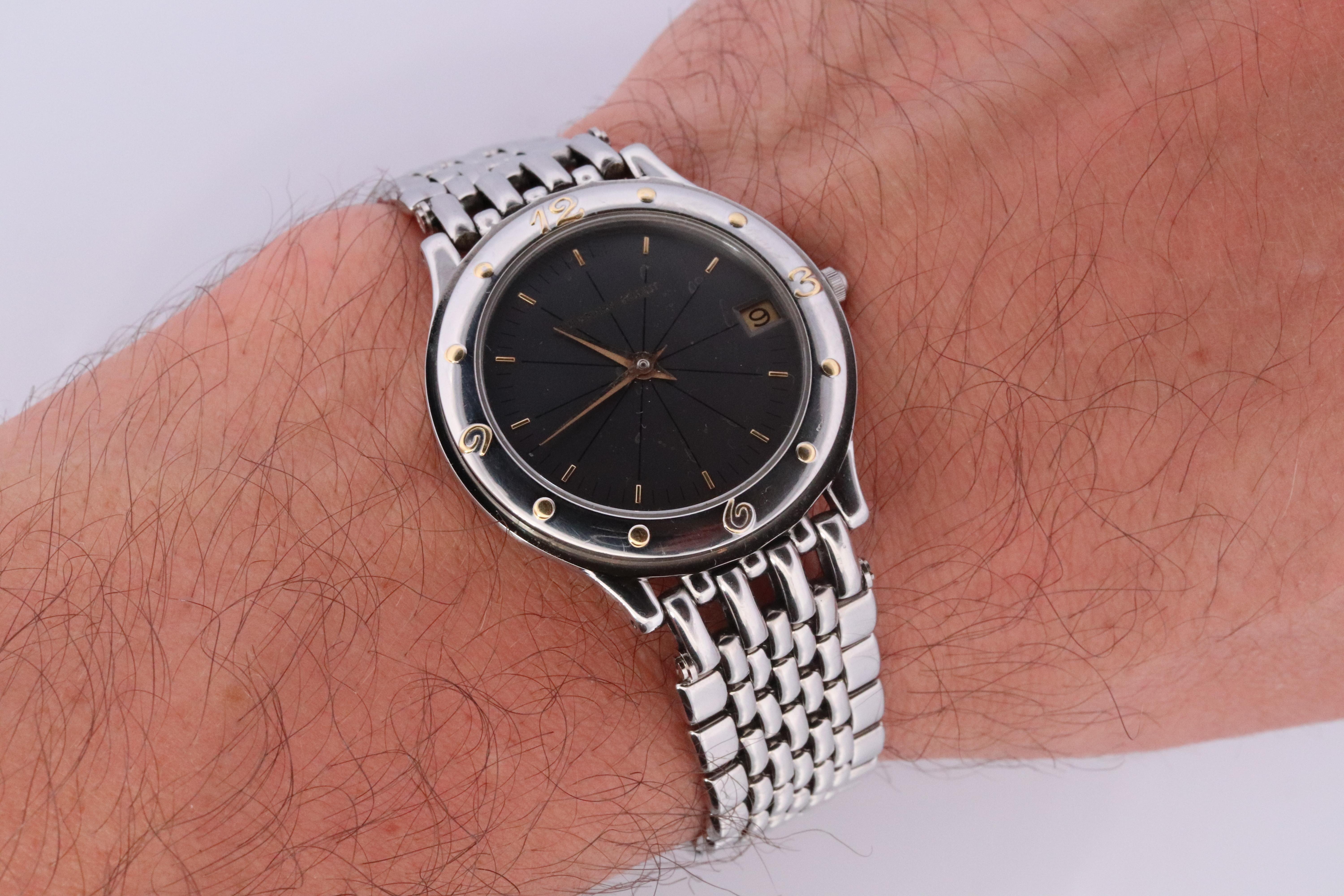 Authentische Audemars Piguet Herrenuhr

Meridian Collection'S
18k Gelbgold mit Edelstahlgehäuse 

Referenz C21954

Quarz-Uhrwerk


Zustand: Geringe sichtbare Gebrauchsspuren. Neue Batterie. Edelstahlarmband ist nicht original - hergestellt von