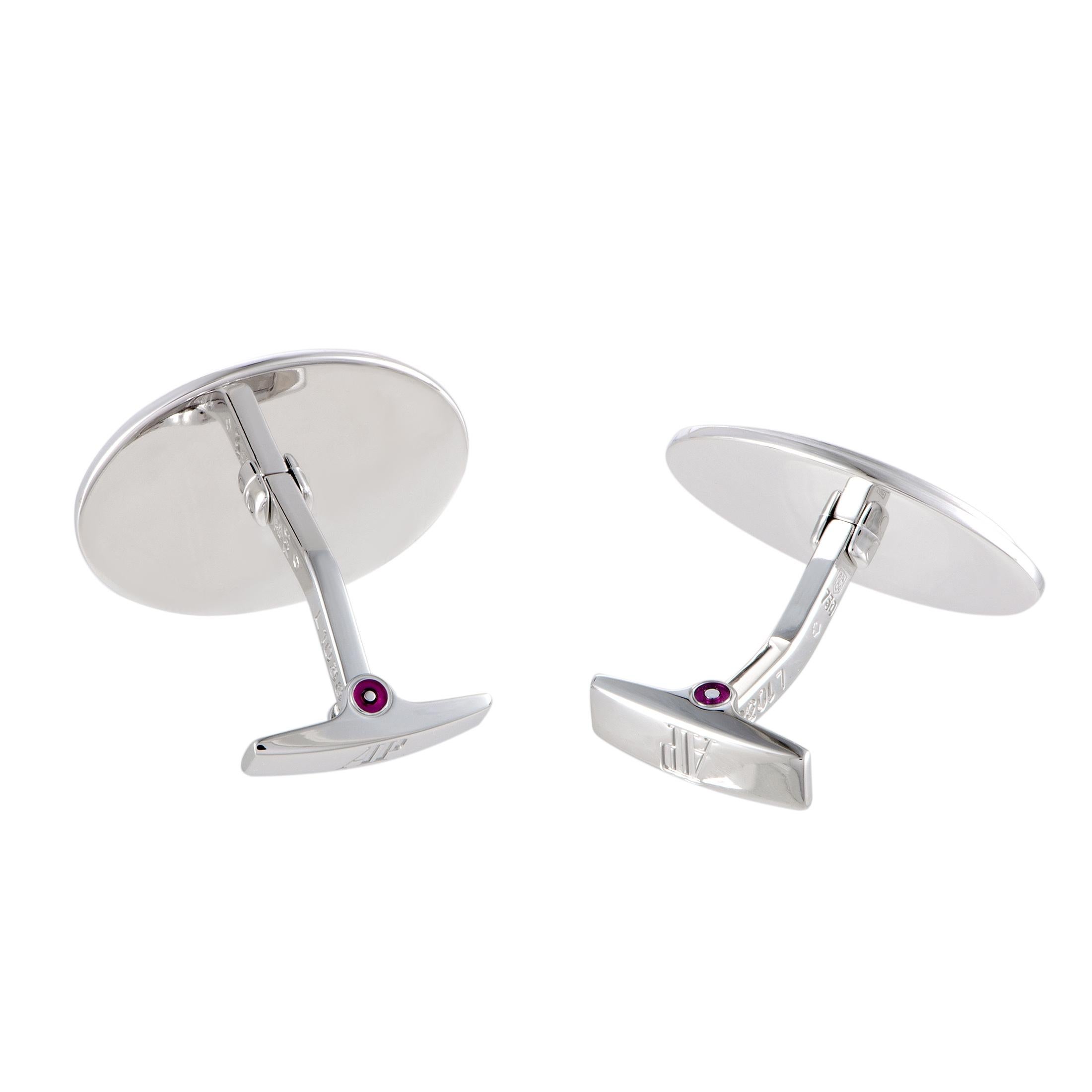 Creating an exceptionally attractive contrast with the eye-catching gemstones, the prestigiously gleaming precious metal lends its remarkably elegant appeal to these exquisite cufflinks that feature a splendidly refined design. The cufflinks are