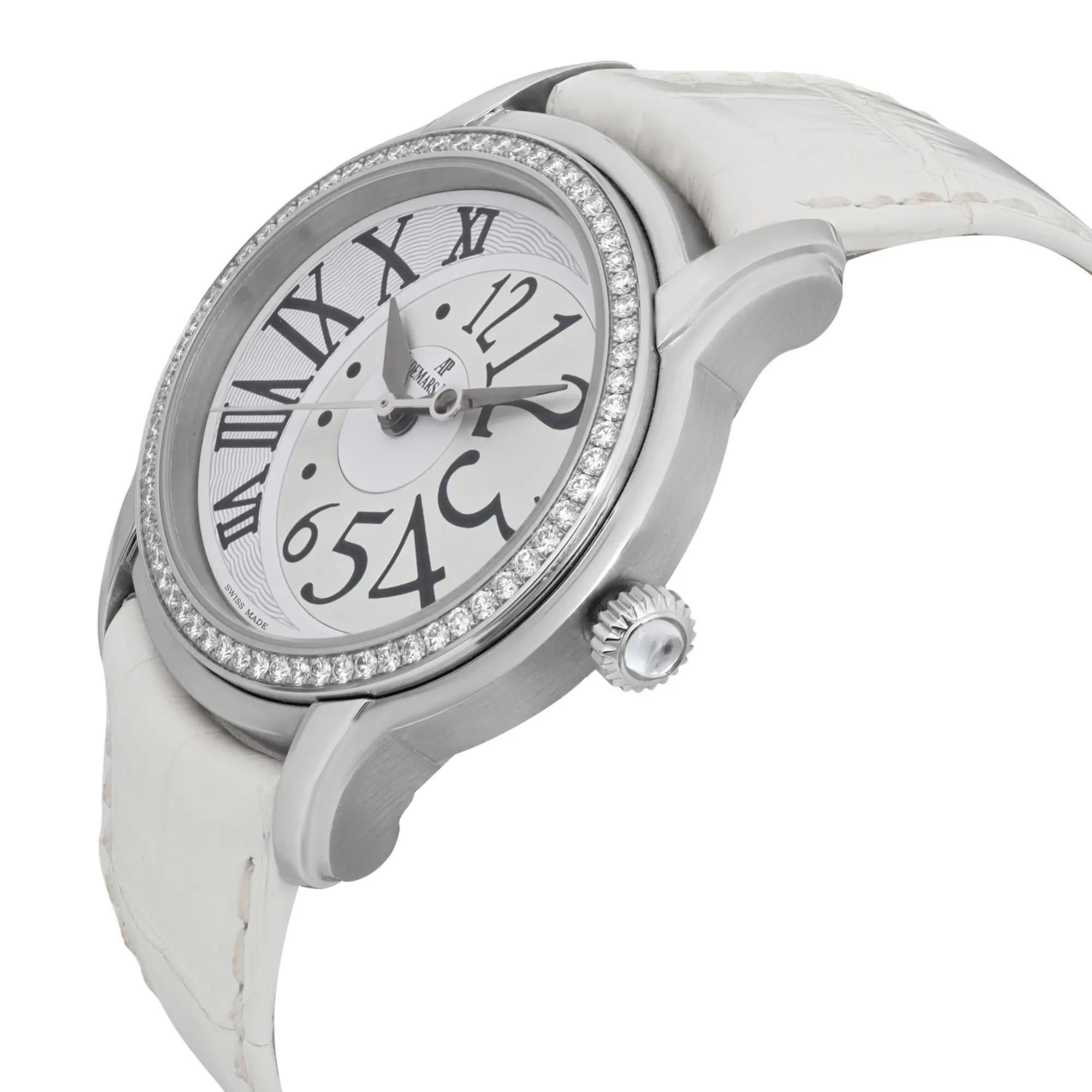 D'occasion, bon état. sertissage de diamants d'usine. Sans boîte ni papiers d'origine, livré avec une boîte chronostore.

Informations générales

Marque : Audemars Piguet

Modèle : Millénaire

Numéro de modèle : 77301ST.ZZ.D002CR.01

Style :