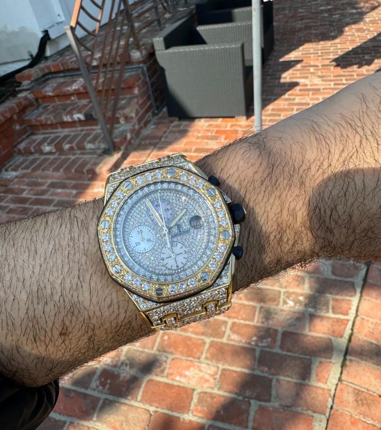 AUDEMARS PIGUET OFFSHORE 42MM BRICK VS CUSTOM DIAMOND WATCH AMAZING PIECE!


Mens 18K yellow Gold Audemars Piguet Offshore 42MM Brick VS Diamond Watch 350 Gr.



Watch is factory original solid yellow gold audemars with custom pave diamonds all over