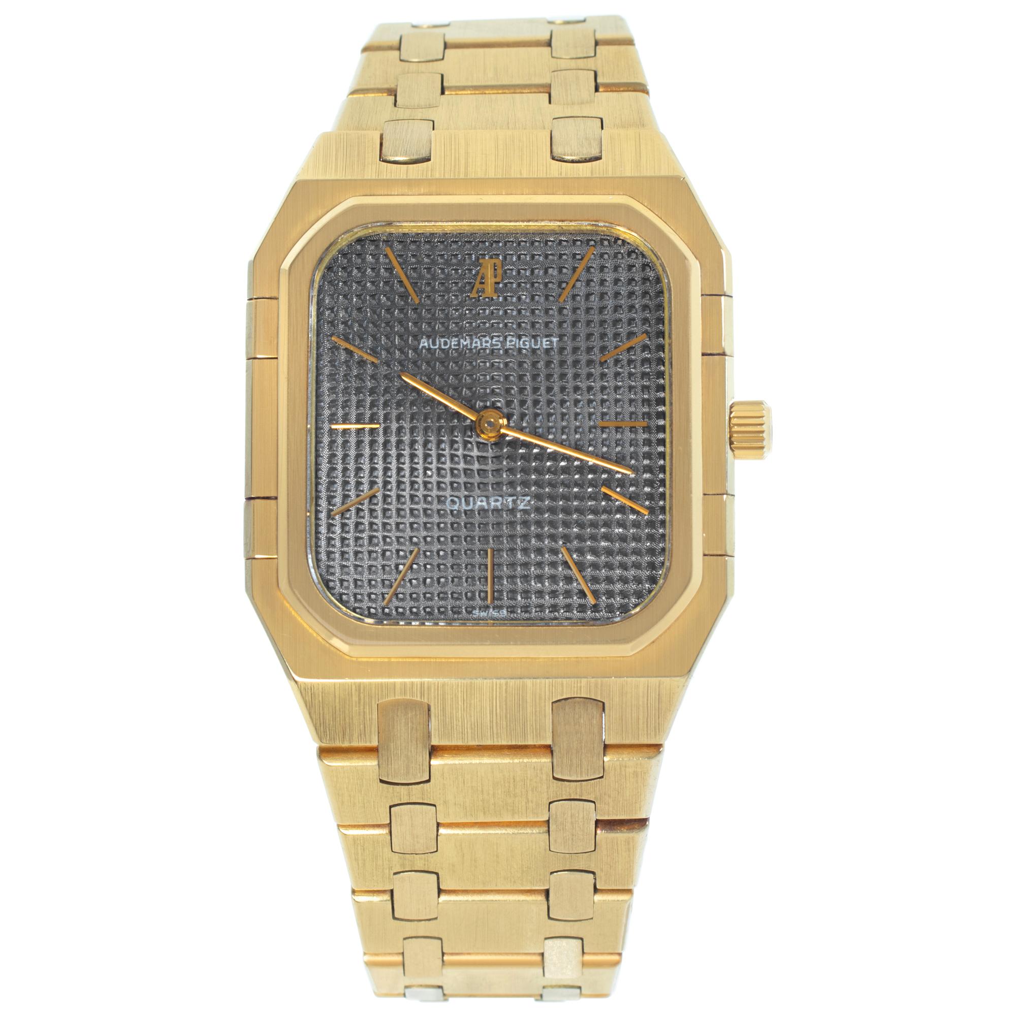 Audemars Piguet Royal 18k yellow gold Quartz Wristwatch Ref 6005BA For Sale