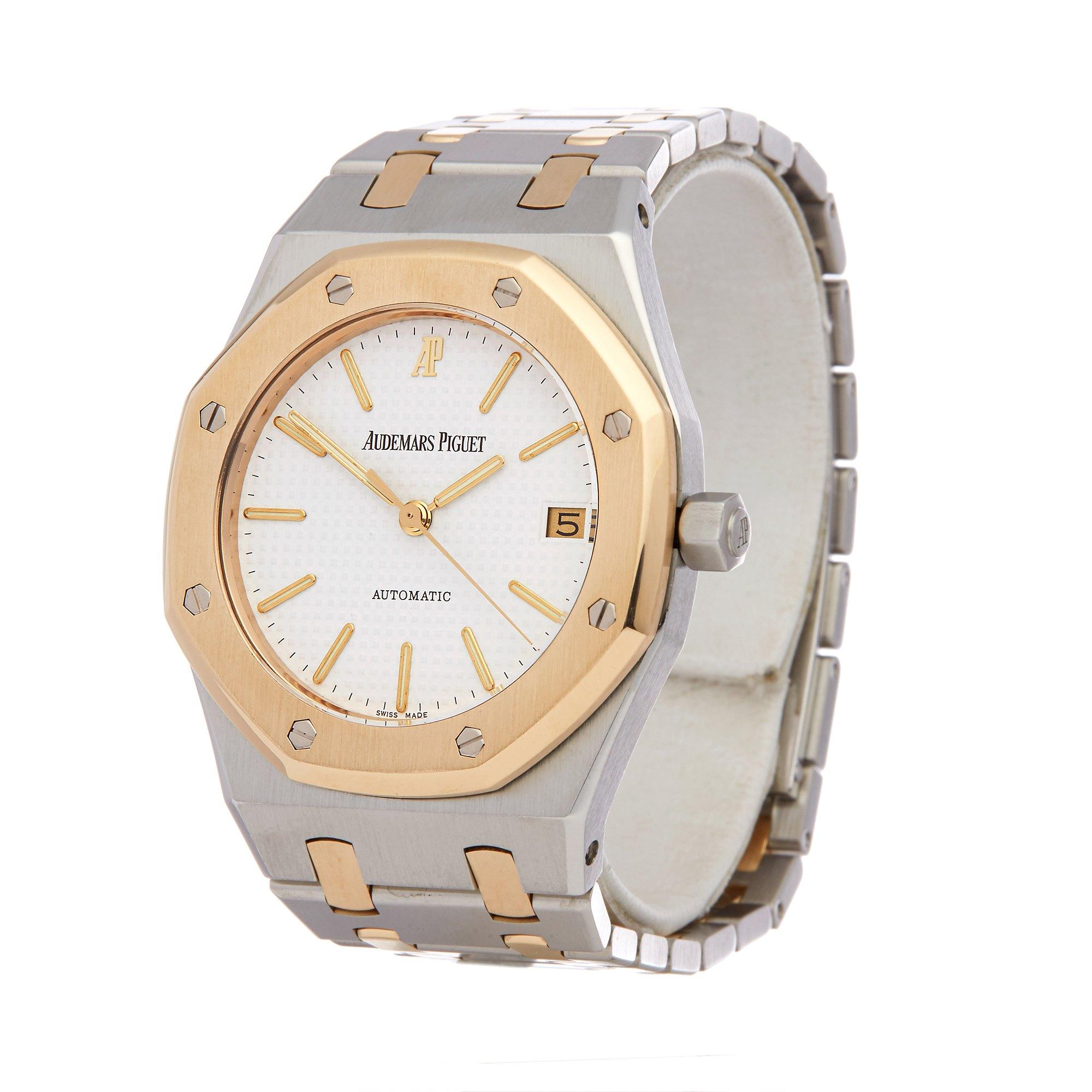 Xupes Reference: W007467
Manufacturer: Audemars Piguet
Model: Royal Oak
Model Variant: 
Model Number: 14790SA.OO.0789SA.01
Age: 1995
Gender: Unisex
Complete With: Audemars Piguet Service Box
Dial: White Baton
Glass: Sapphire Crystal
Case Size: