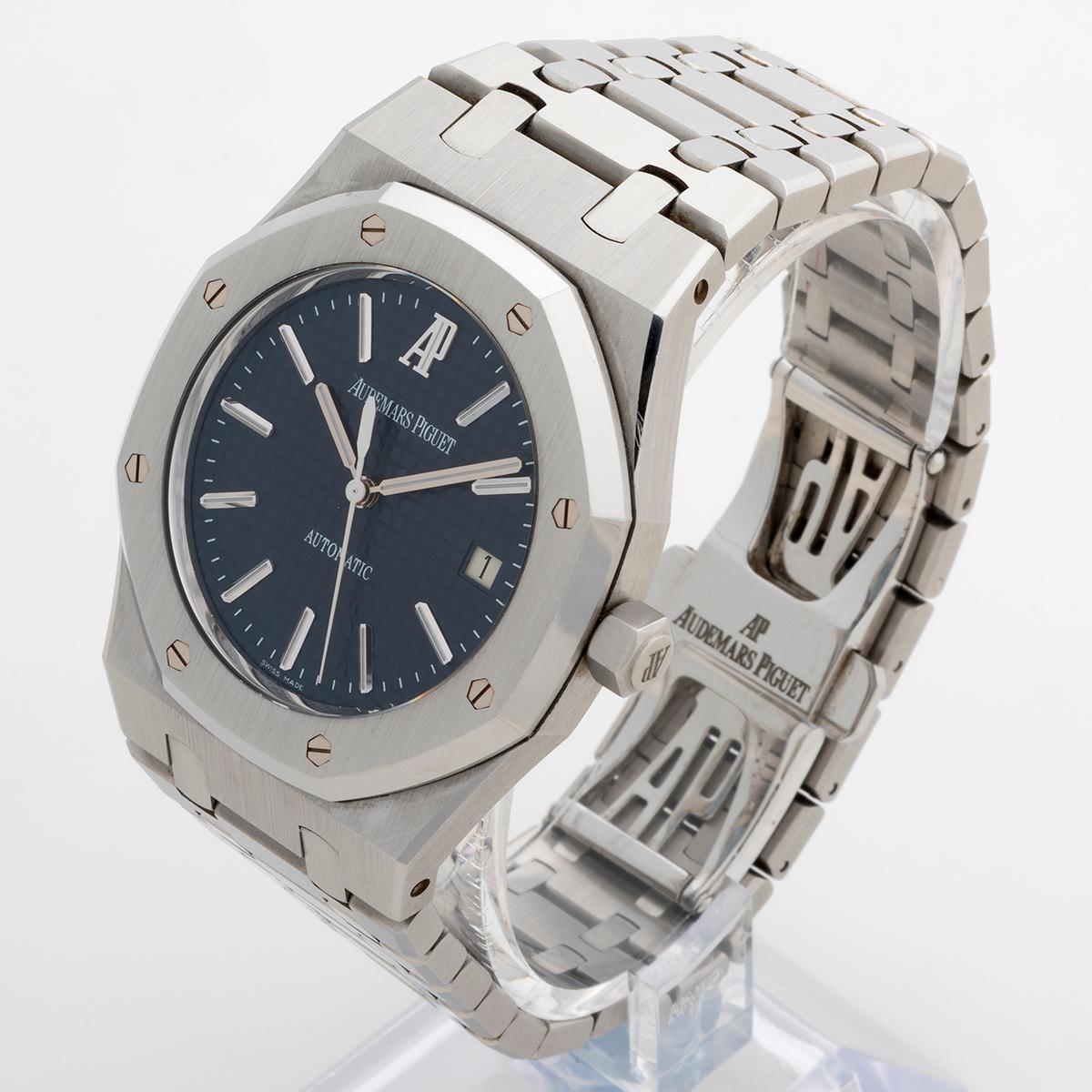 Our discontinued Audemars Piguet Royal Oak automatic reference 15300ST.00.1220ST.02 features the most desirable combination of stainless steel 39mm case (42.8 inc crown) with integral stainless steel bracelet and blue dial. Presented in outstanding