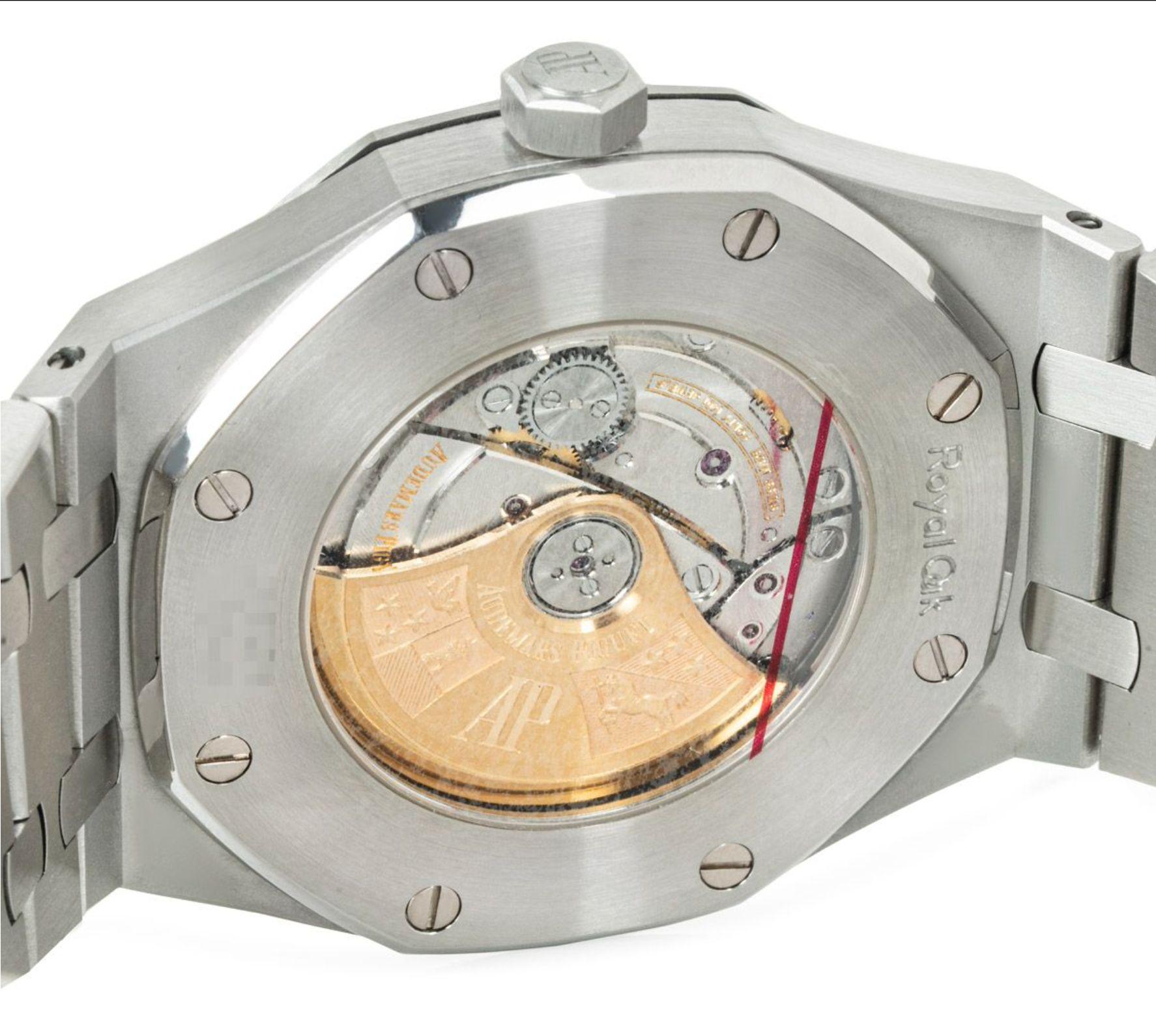 Audemars Piguet Royal Oak 15400ST.OO.1220ST.02 Watch In Excellent Condition In London, GB