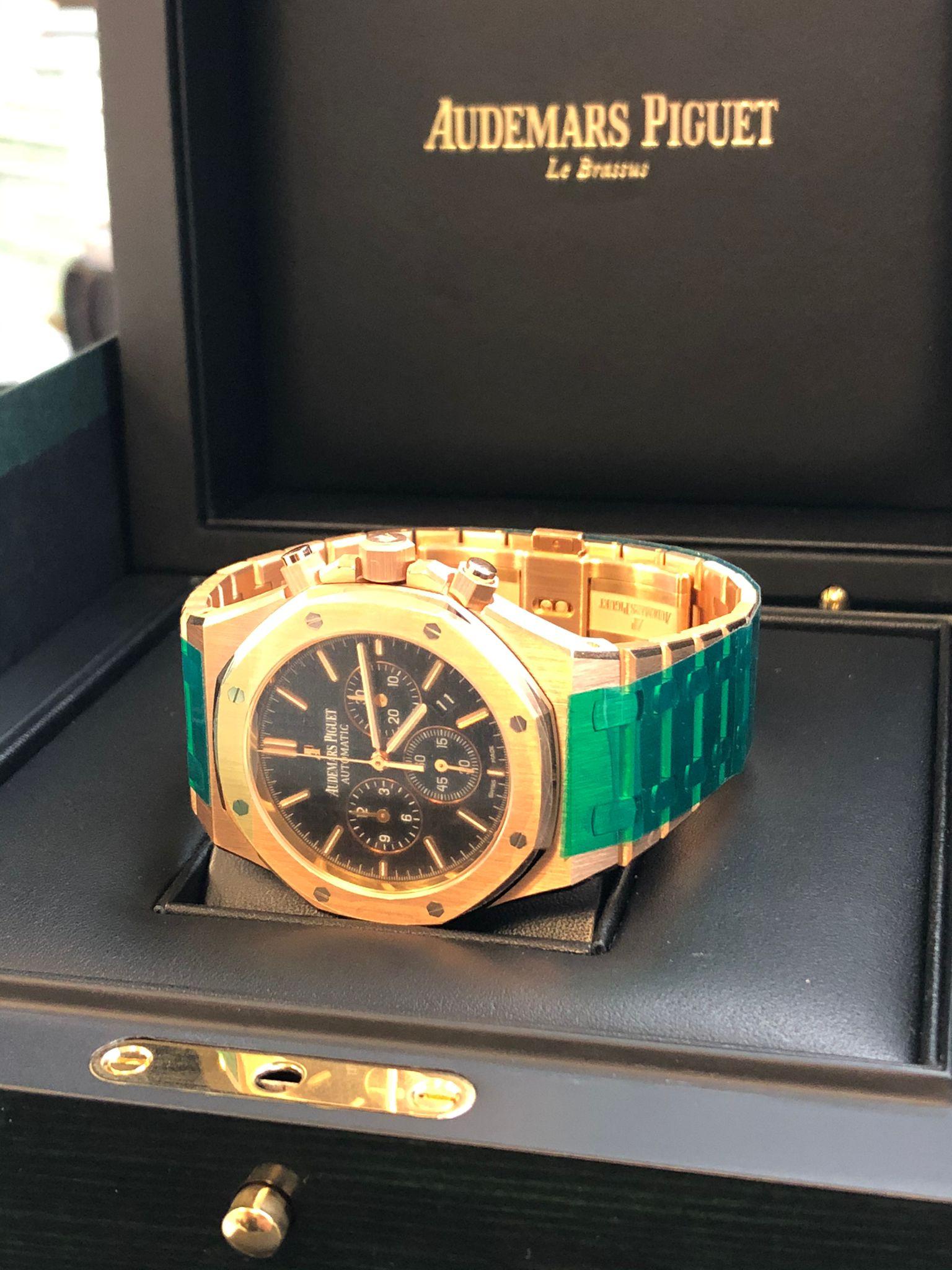 Audemars Piguet Royal Oak 18K Rose Gold Chronograph Watch 26320OROO1220OR01 In Excellent Condition For Sale In Aventura, FL