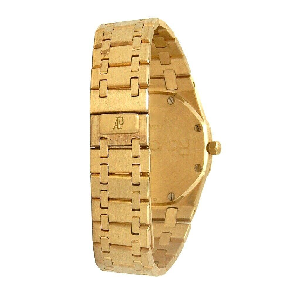 Audemars Piguet Royal Oak 18 Karat Gold Quartz Ladies Watch 56143BAOO.0477BA01 In Excellent Condition For Sale In New York, NY