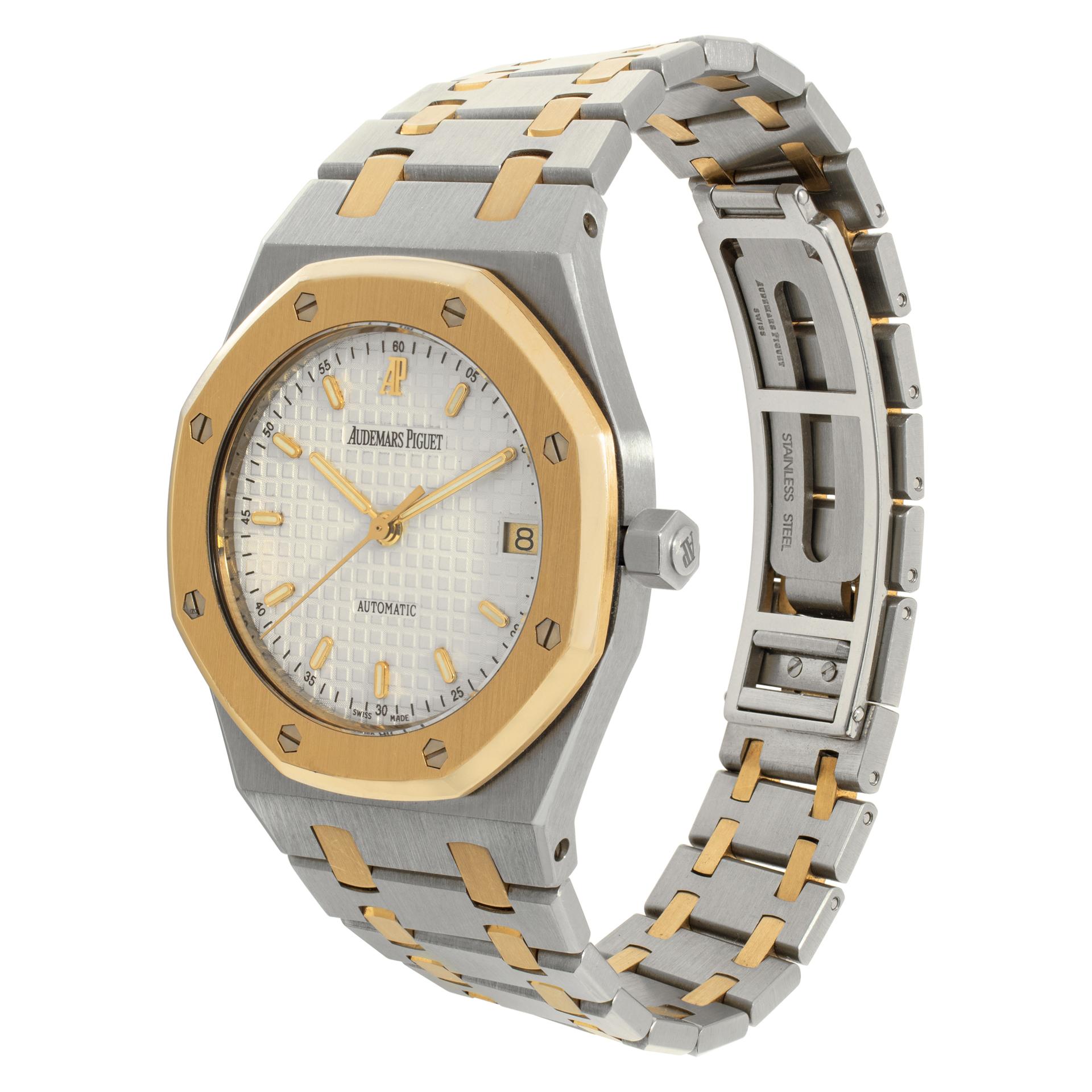Audemars Piguet Royal Oak in 18k Gelbgold und Edelstahl mit seltenem weißen Zifferblatt. Automatik mit Datum. 36 mm Gehäusegröße. Mit Schachtel, Papieren und Broschüren. Circa 2002. **Banküberweisung nur zu diesem Preis.**  Ref 14790SA/O/0789SA/08.