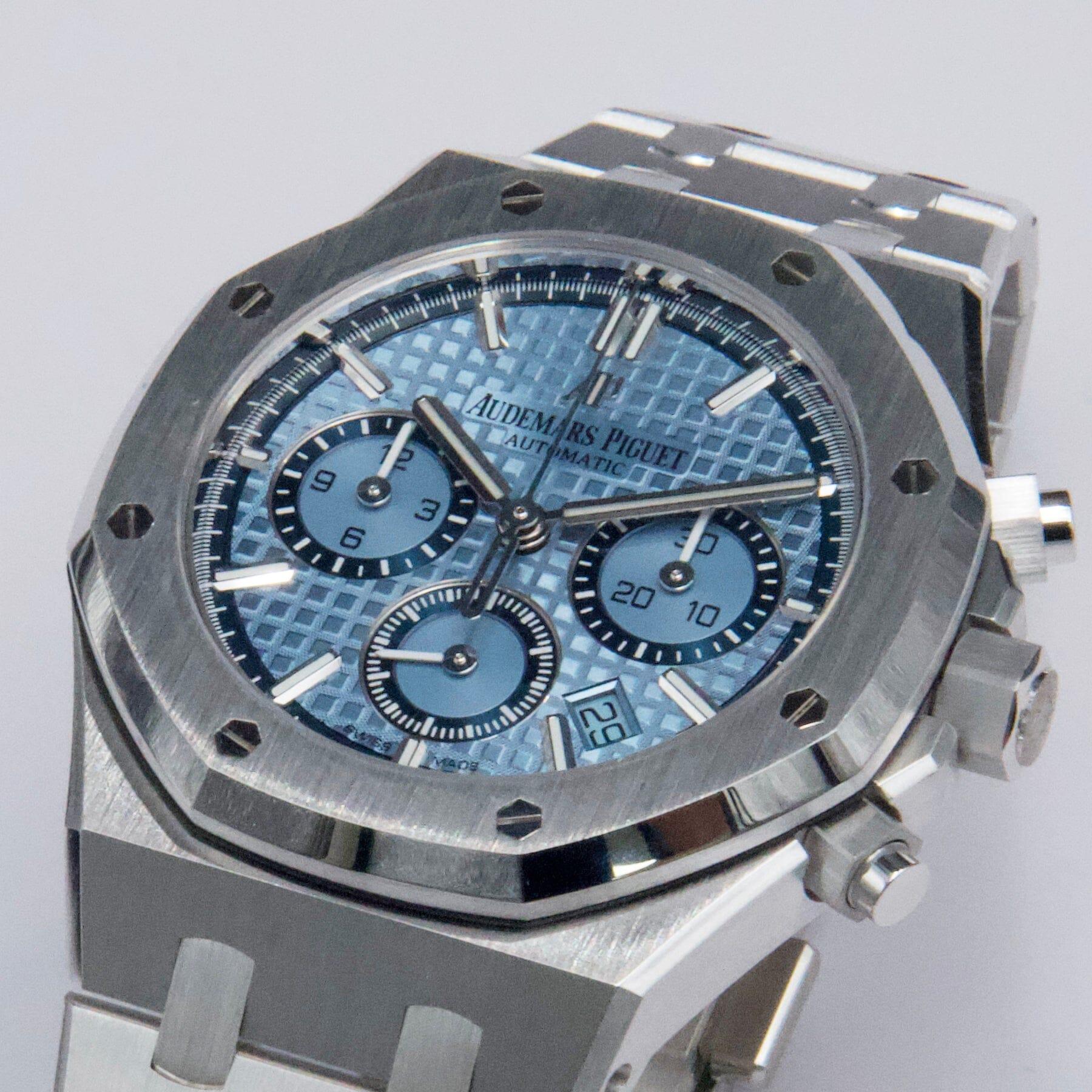 Audemars Piguet Royal Oak 26317BC Ice Blue Dial Herrenuhr Box Papiere im Zustand „Hervorragend“ im Angebot in Great Neck, NY