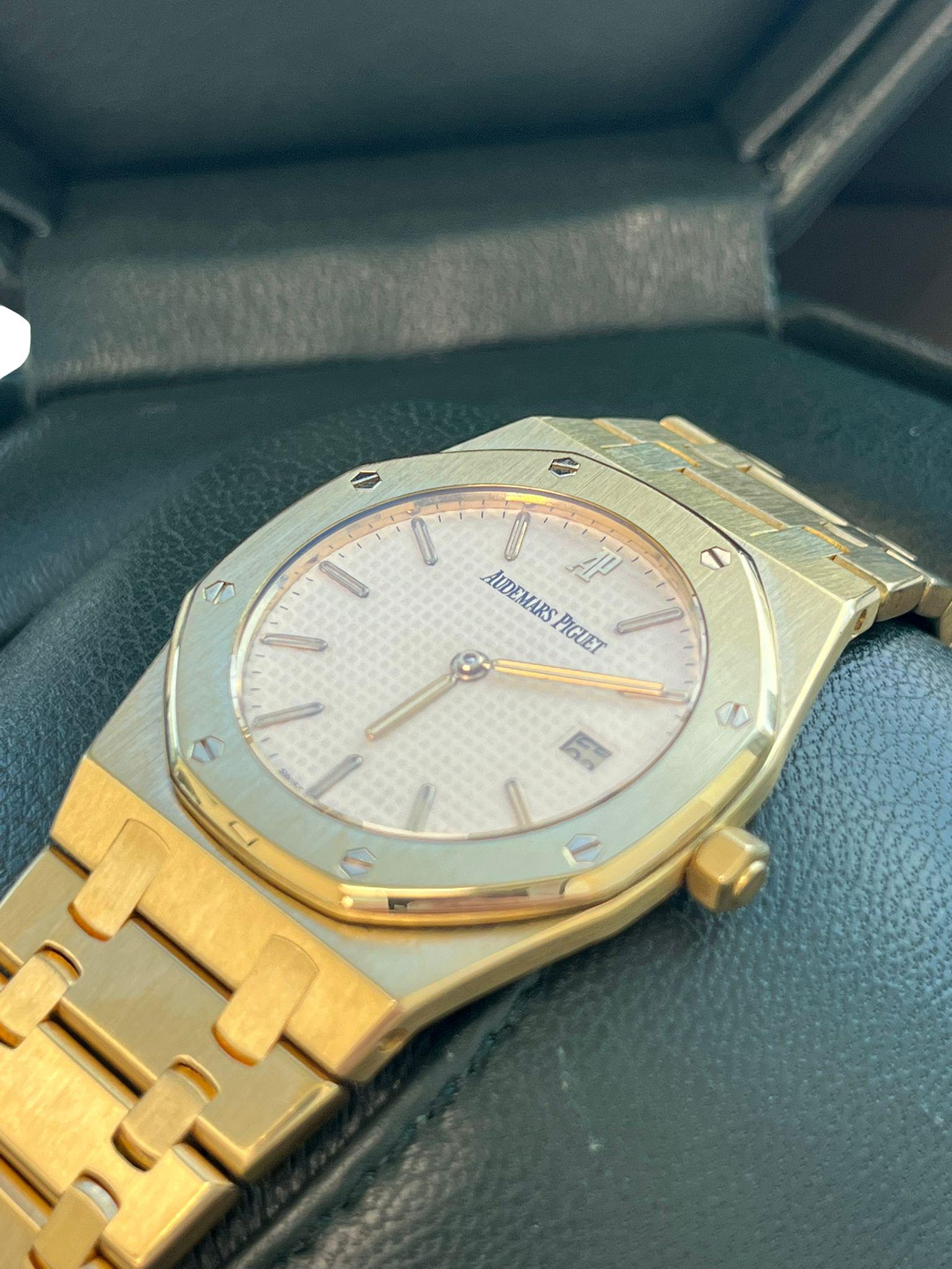 Audemars Piguet Royal Oak 34mm weißes Zifferblatt 18K Gelbgold Quarzuhr 56303BA im Angebot 6