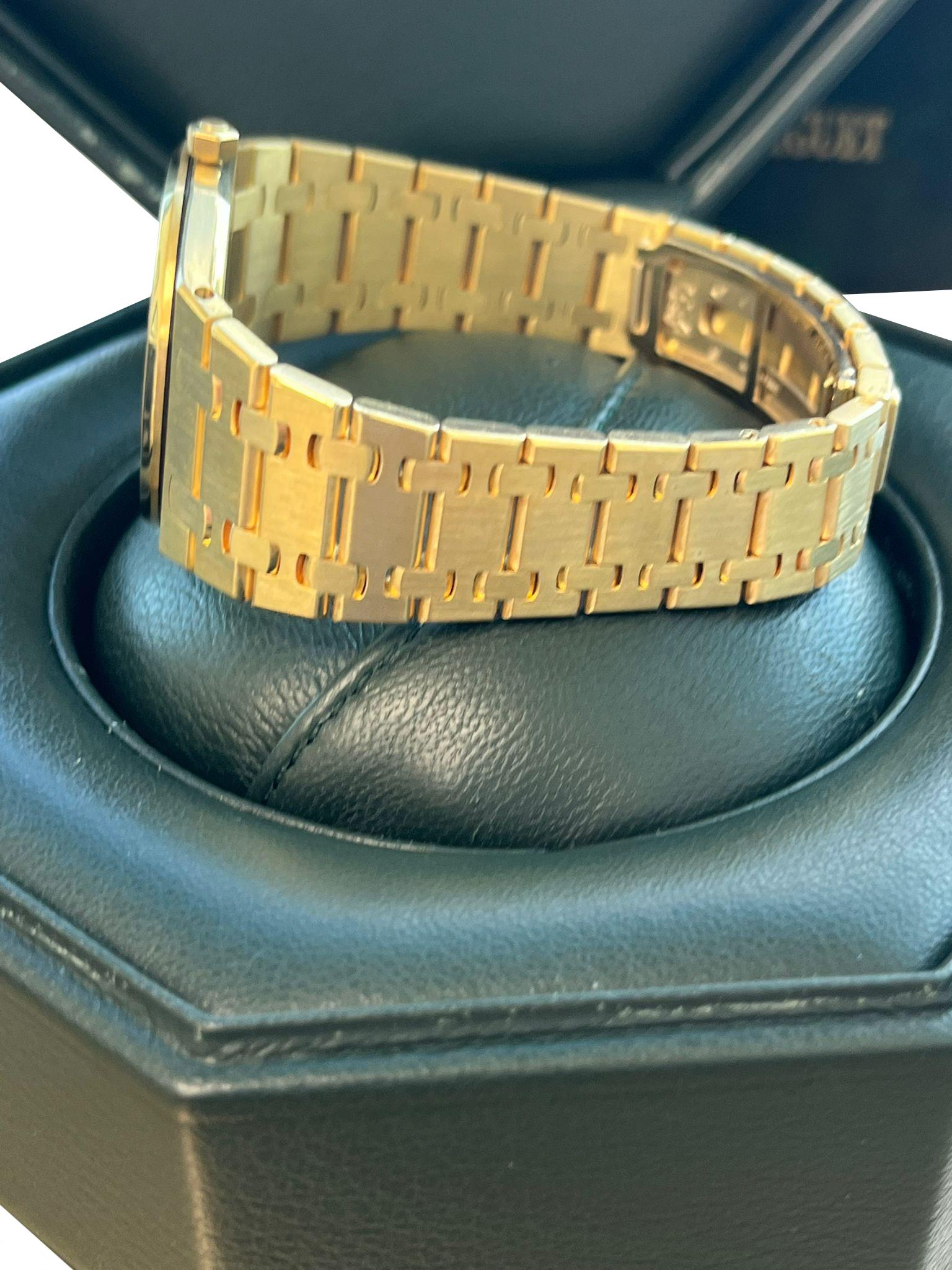 Audemars Piguet Royal Oak 34mm weißes Zifferblatt 18K Gelbgold Quarzuhr 56303BA im Angebot 13