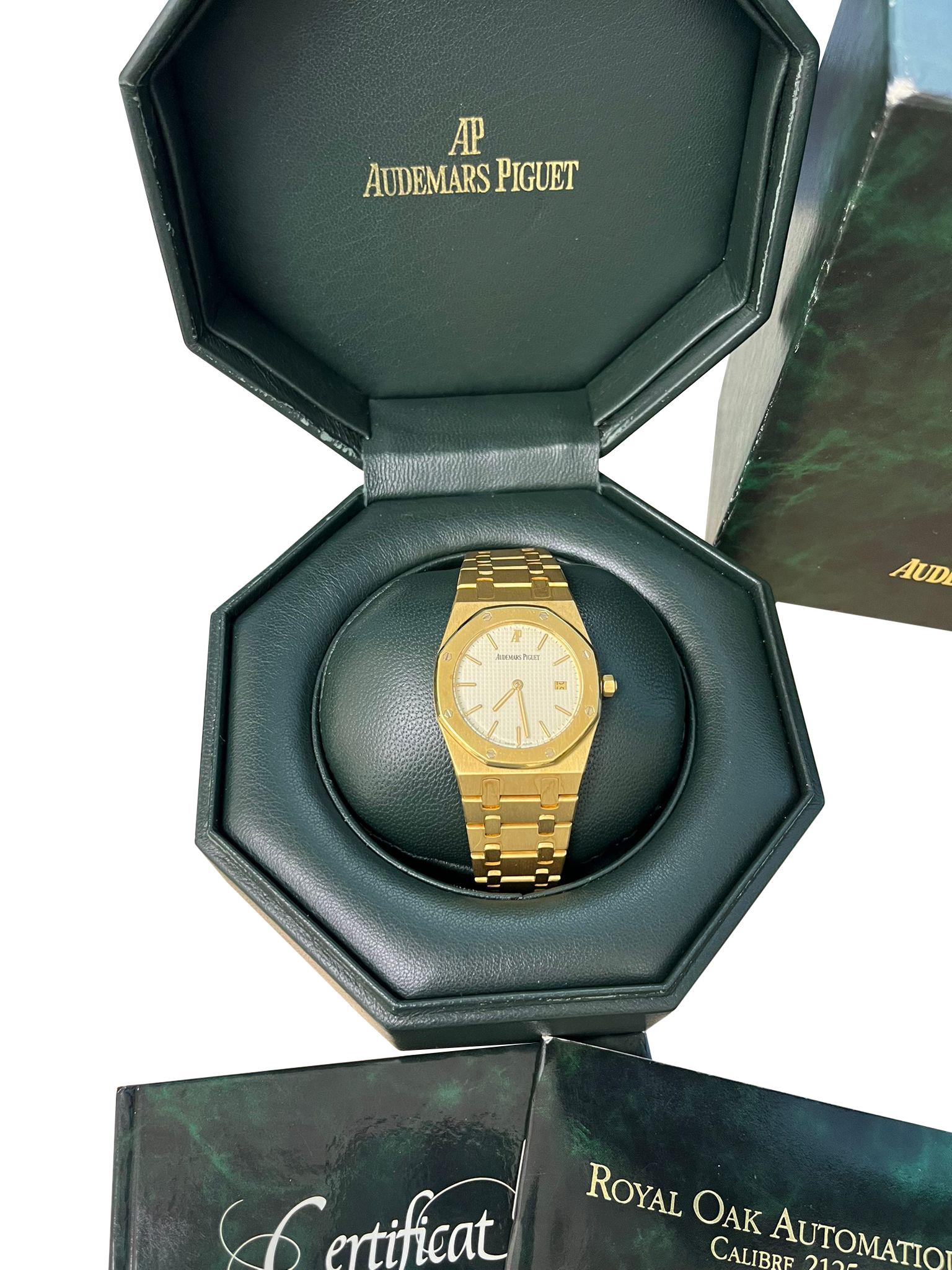 Moderniste Audemars Piguet Montre Royal Oak 34mm Cadran blanc Or jaune 18K Quartz 56303BA en vente