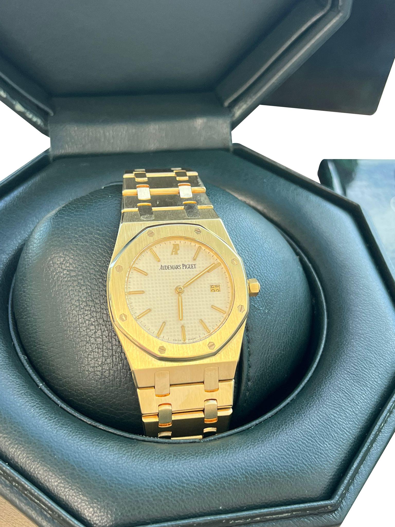 Audemars Piguet Royal Oak 34mm weißes Zifferblatt 18K Gelbgold Quarzuhr 56303BA im Angebot 2