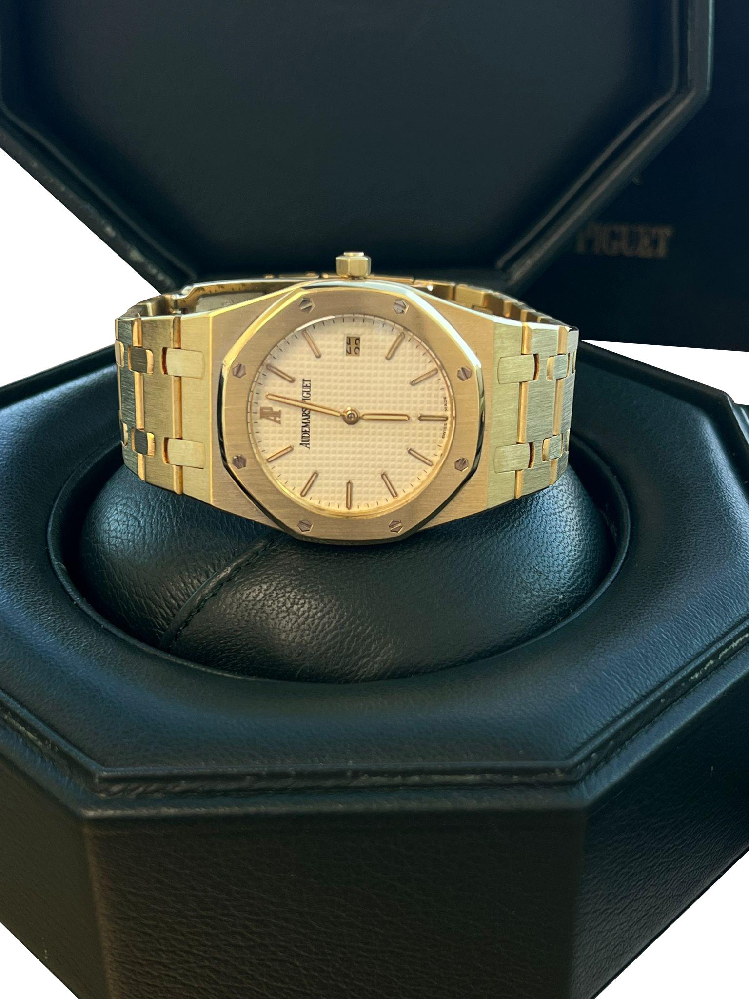 Audemars Piguet Royal Oak 34mm weißes Zifferblatt 18K Gelbgold Quarzuhr 56303BA im Angebot 4