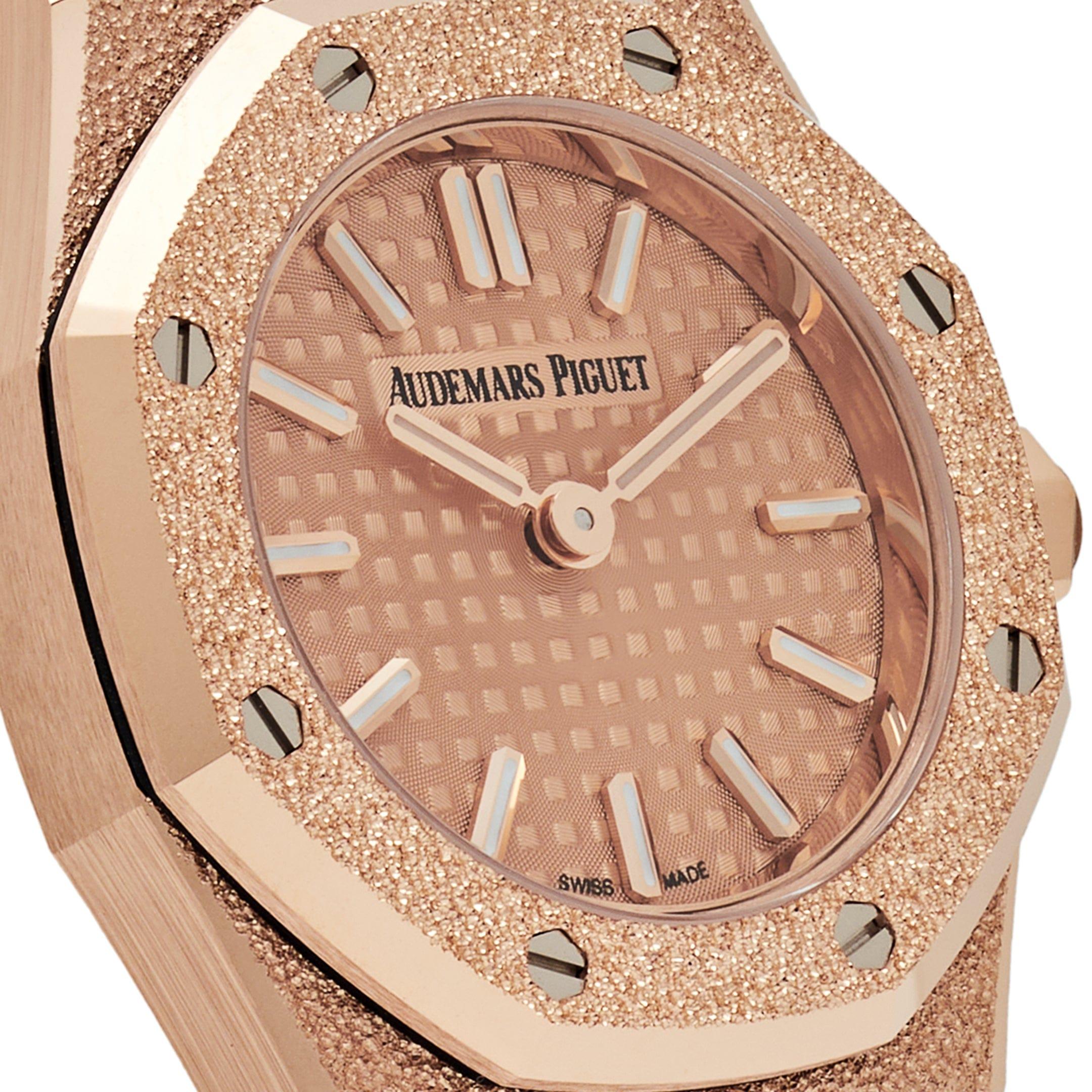 Audemars Piguet Royal Oak 67630OR.GG.1312OR.01 « Mini » Quartz or rose dépoli en vente 1