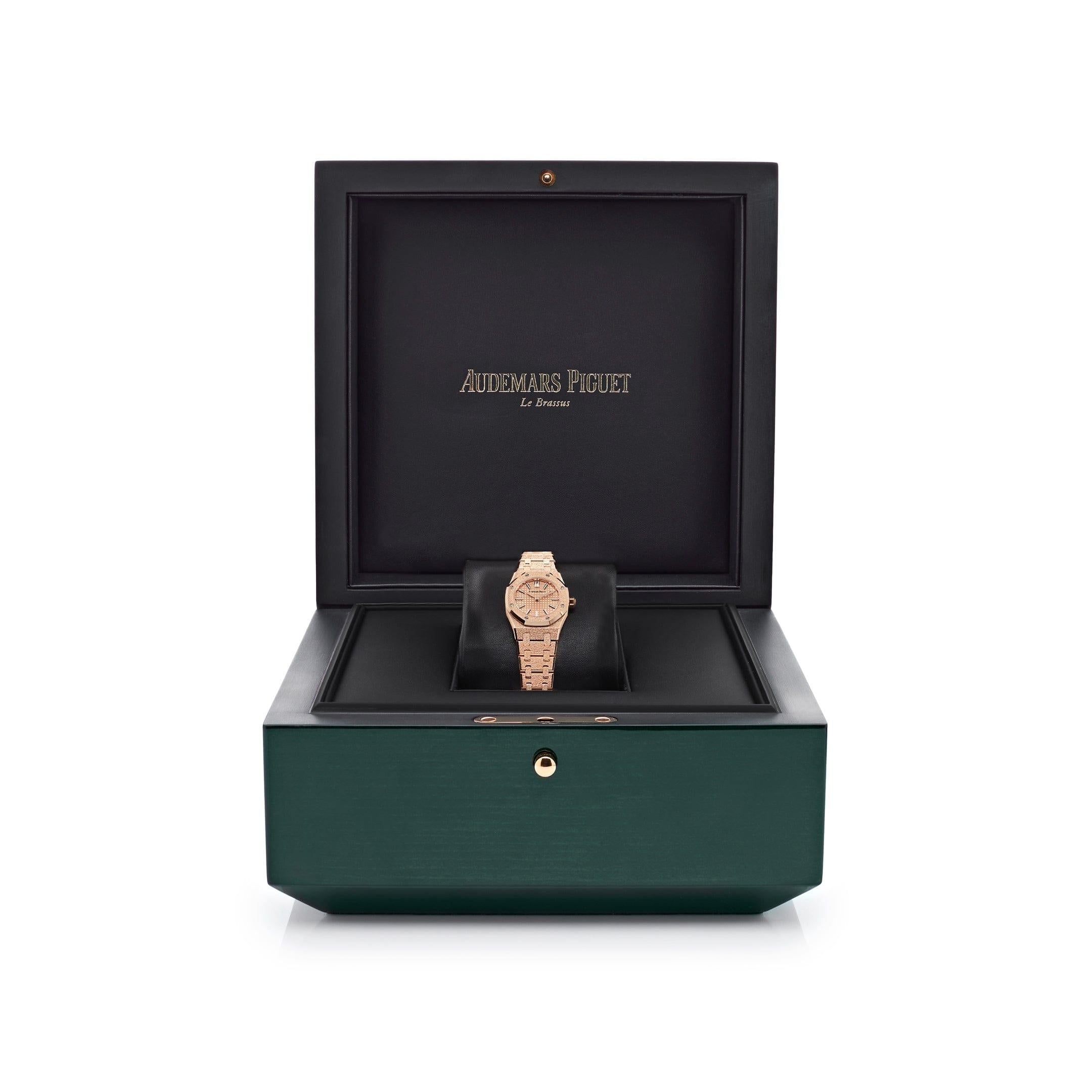 Audemars Piguet Royal Oak 67630OR.GG.1312OR.01 « Mini » Quartz or rose dépoli en vente 3