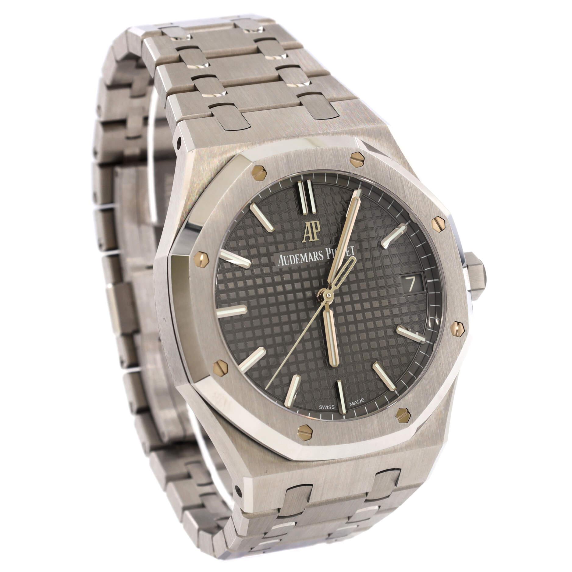 Audemars Piguet Royal Oak Automatic Watch Stainless Steel 41 In Good Condition For Sale In New York, NY