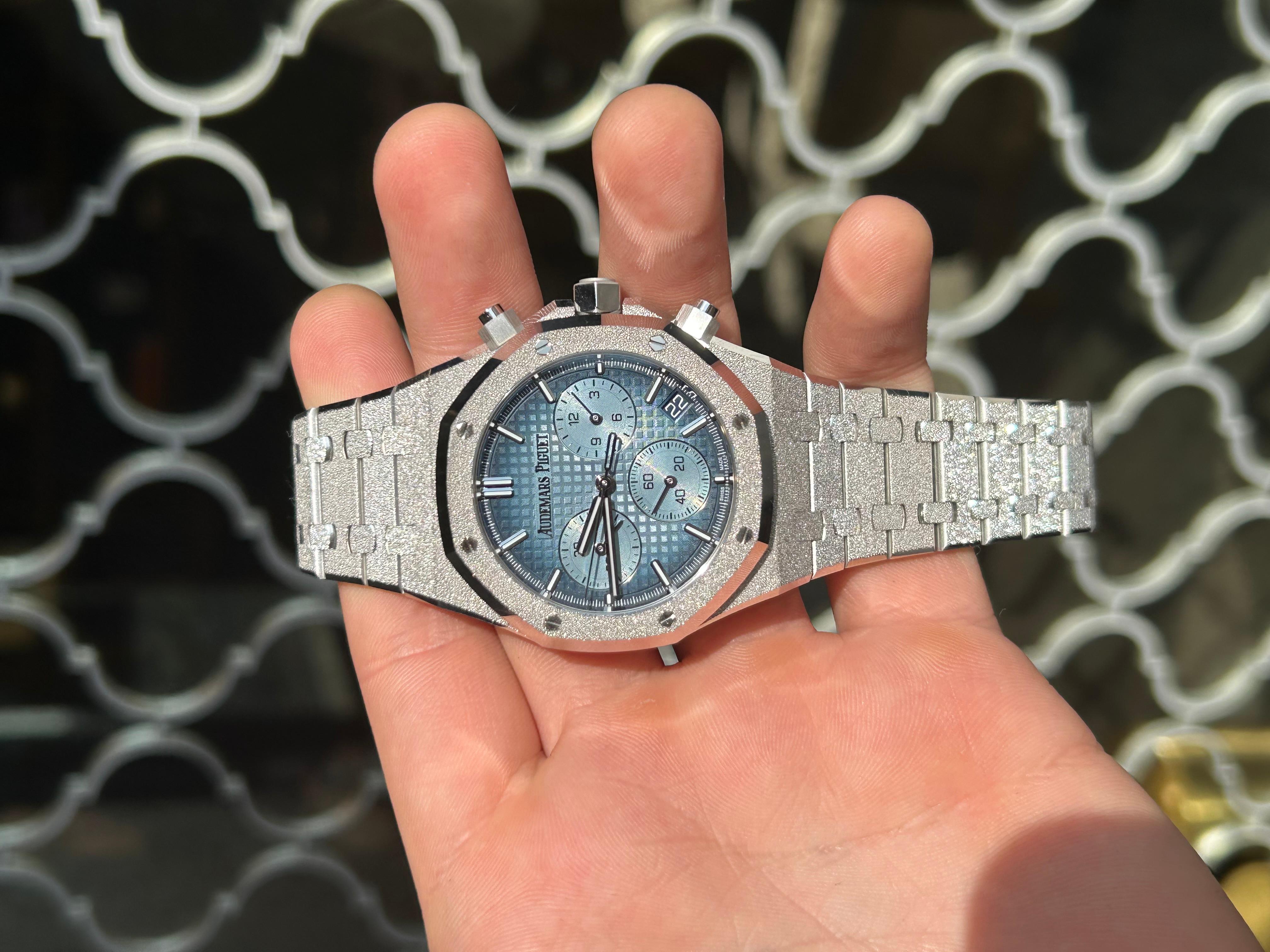  Audemars Piguet Royal Oak Bleu Cadran Dépoli WG Style : 26240BC.GG.1324BC.02 Pour hommes 