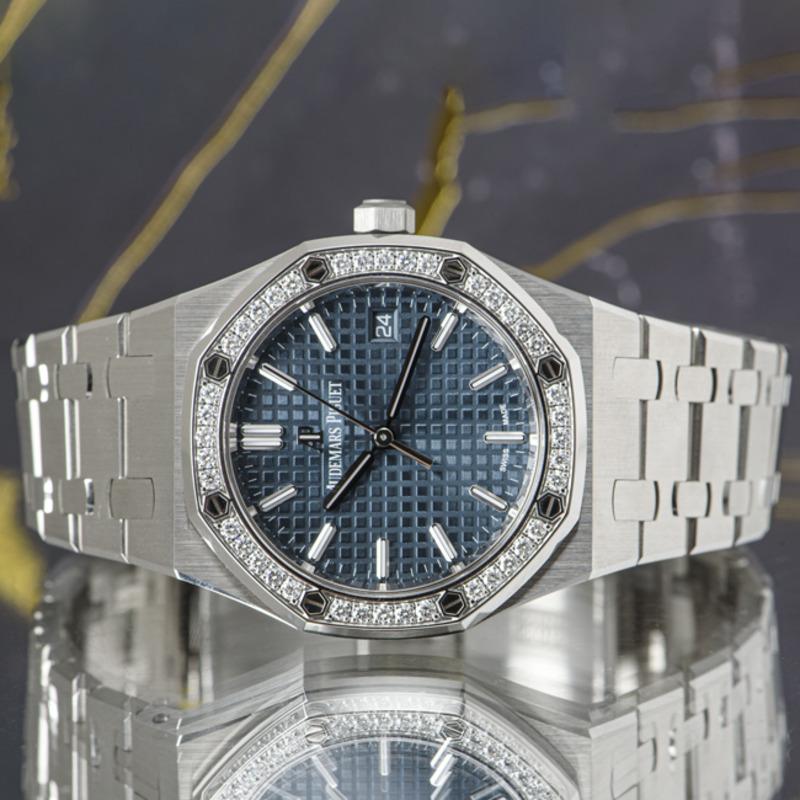 Audemars Piguet Royal Oak Edición Boutique Esfera Azul 77351ST.ZZ.1261ST.01 en venta 2