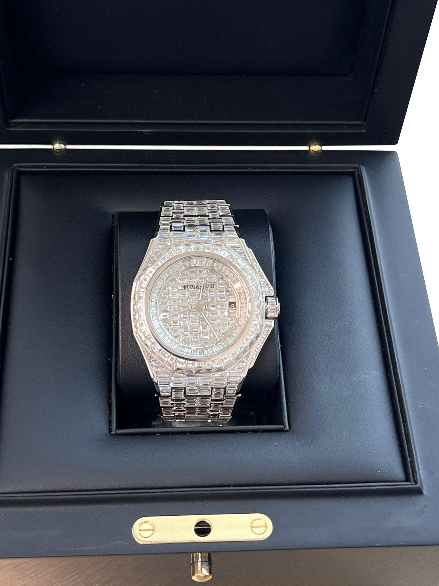 Audemars Piguet: Royal Oak-Kronleuchter aus Eichenholz, 41 mm, maßgefertigte Iced Out-Zifferblattuhr 15400ST im Zustand „Hervorragend“ im Angebot in Aventura, FL