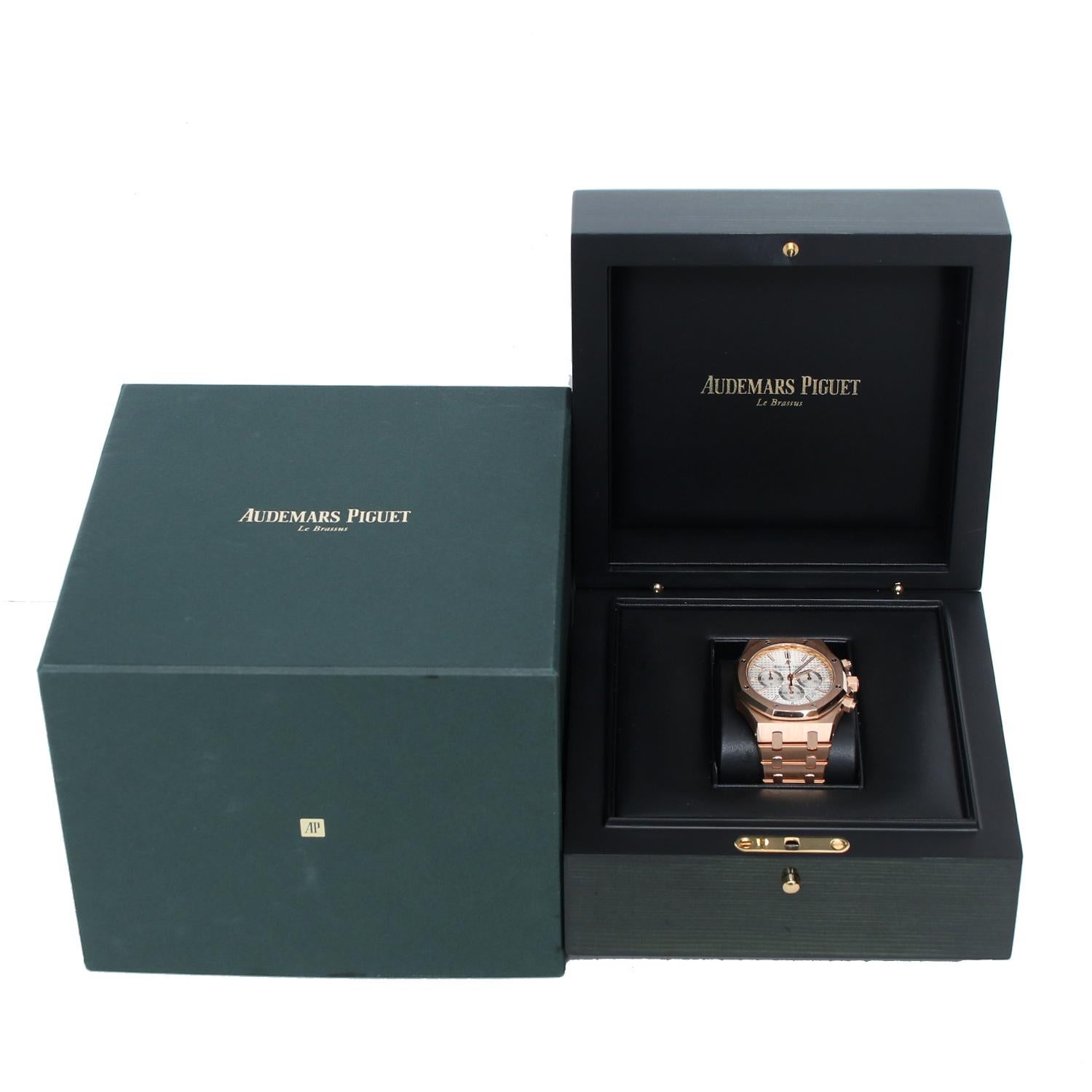 Audemars Piguet Royal Oak Chronograph Herrenuhr aus Roségold 263200R.00.1220R.02 - Chronograph mit Automatikaufzug und Datum. 18k Rose Gold Gehäuse (41mm). Datumsanzeige zwischen 4 und 5 Uhr Position. Chronograph - Hilfszifferblätter mit folgenden