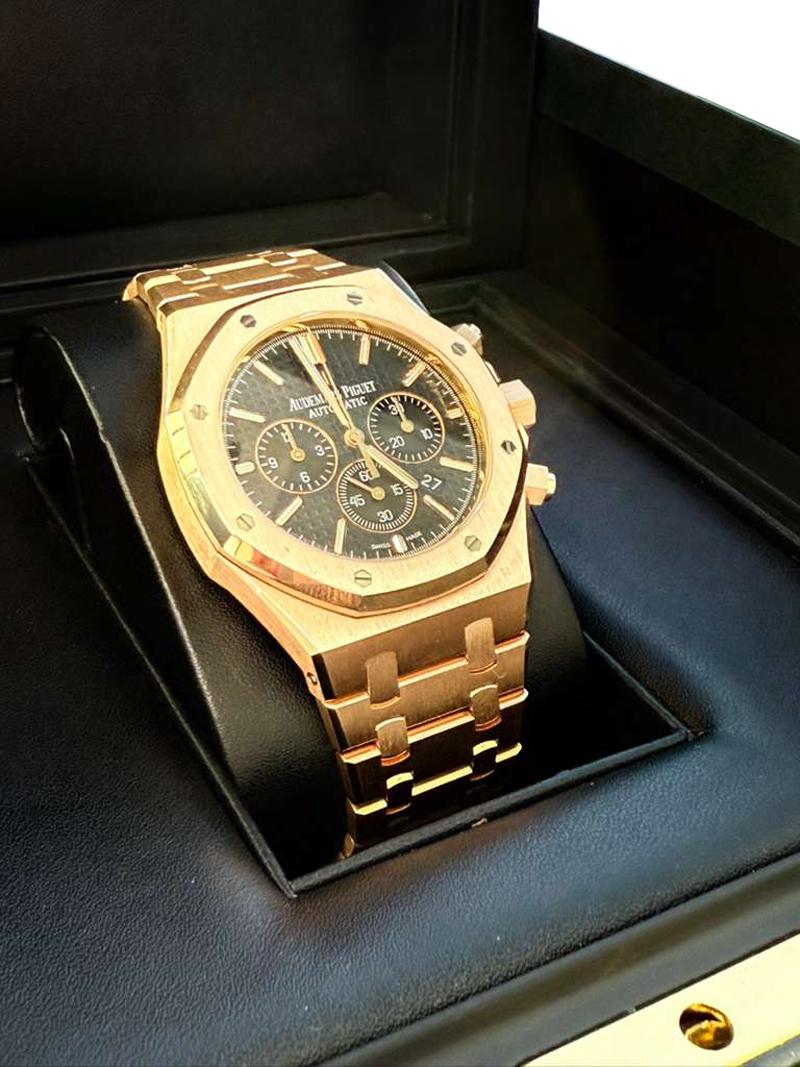 Audemars Piguet Royal Oak Chronograph Rose Gold Black Dial 26320OR.OO.1220OR.01 For Sale 6