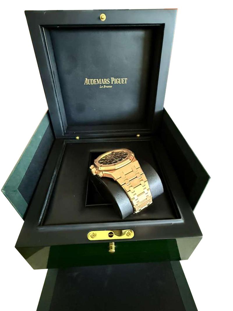 Audemars Piguet Royal Oak Chronograph Rose Gold Black Dial 26320OR.OO.1220OR.01 For Sale 12