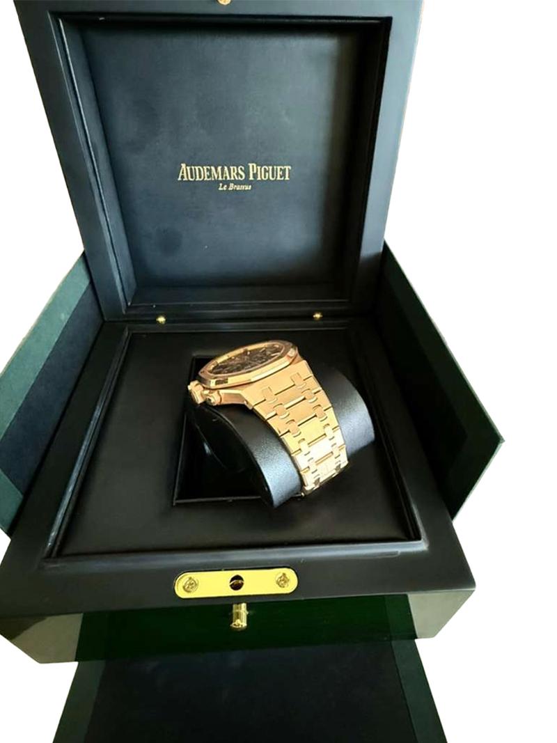 Audemars Piguet Royal Oak Chronograph Rose Gold Black Dial 26320OR.OO.1220OR.01 For Sale 13