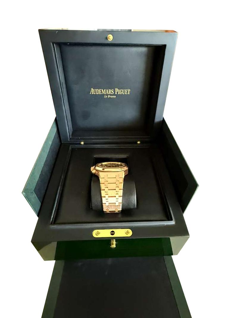 Audemars Piguet Royal Oak Chronograph Rose Gold Black Dial 26320OR.OO.1220OR.01 For Sale 15