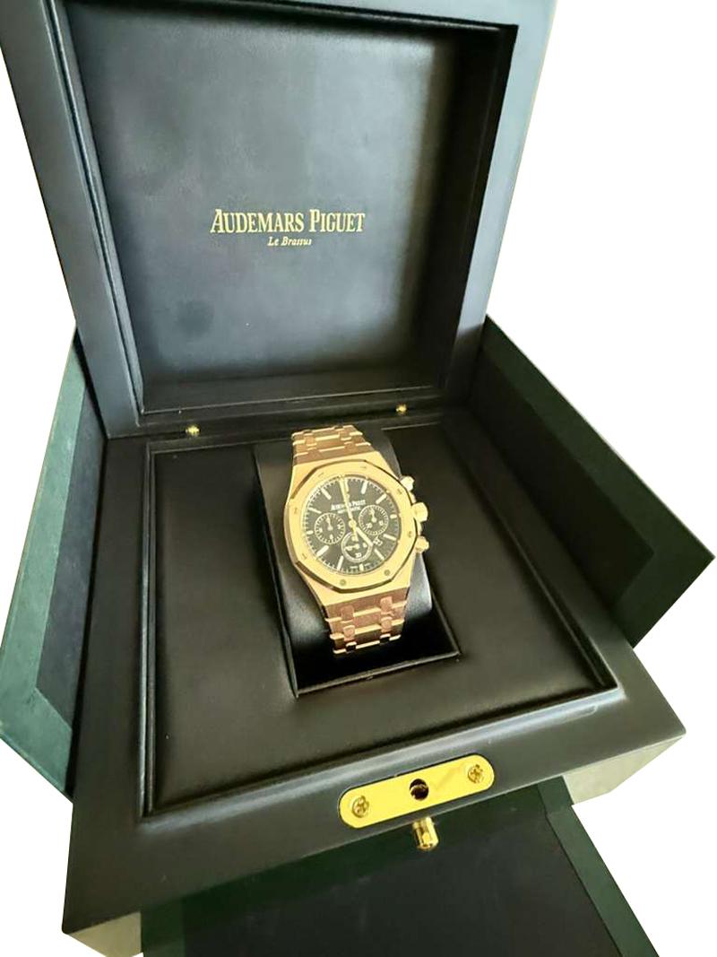 Audemars Piguet Royal Oak Chronograph Rose Gold Black Dial 26320OR.OO.1220OR.01 In Good Condition For Sale In Aventura, FL