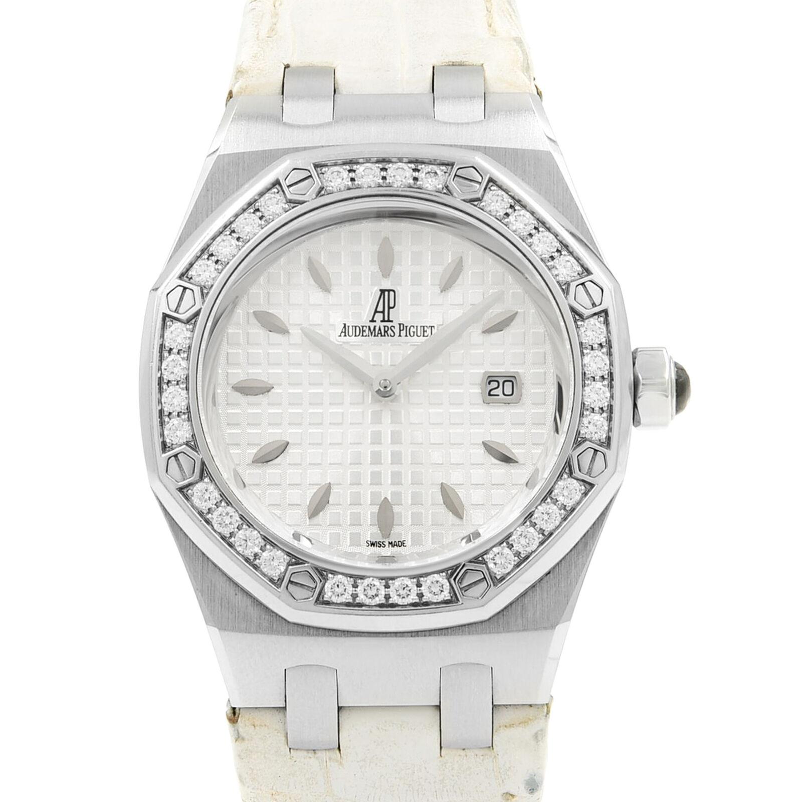 This pre-owned Audemars Piguet Royal Oak 67621ST.ZZ.D012CR.02 is a beautiful Ladies timepiece that is powered by a quartz movement which is cased in a stainless steel case. It has a round shape face, date, diamonds dial and has hand sticks style