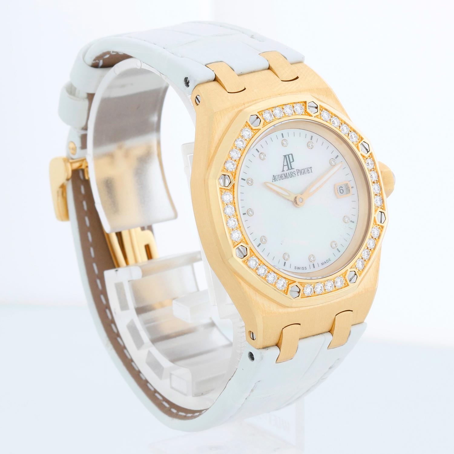 Audemars Piguet Reloj de cuarzo Royal Oak para señora Oro amarillo 67601BA en Excelente estado para la venta en Dallas, TX