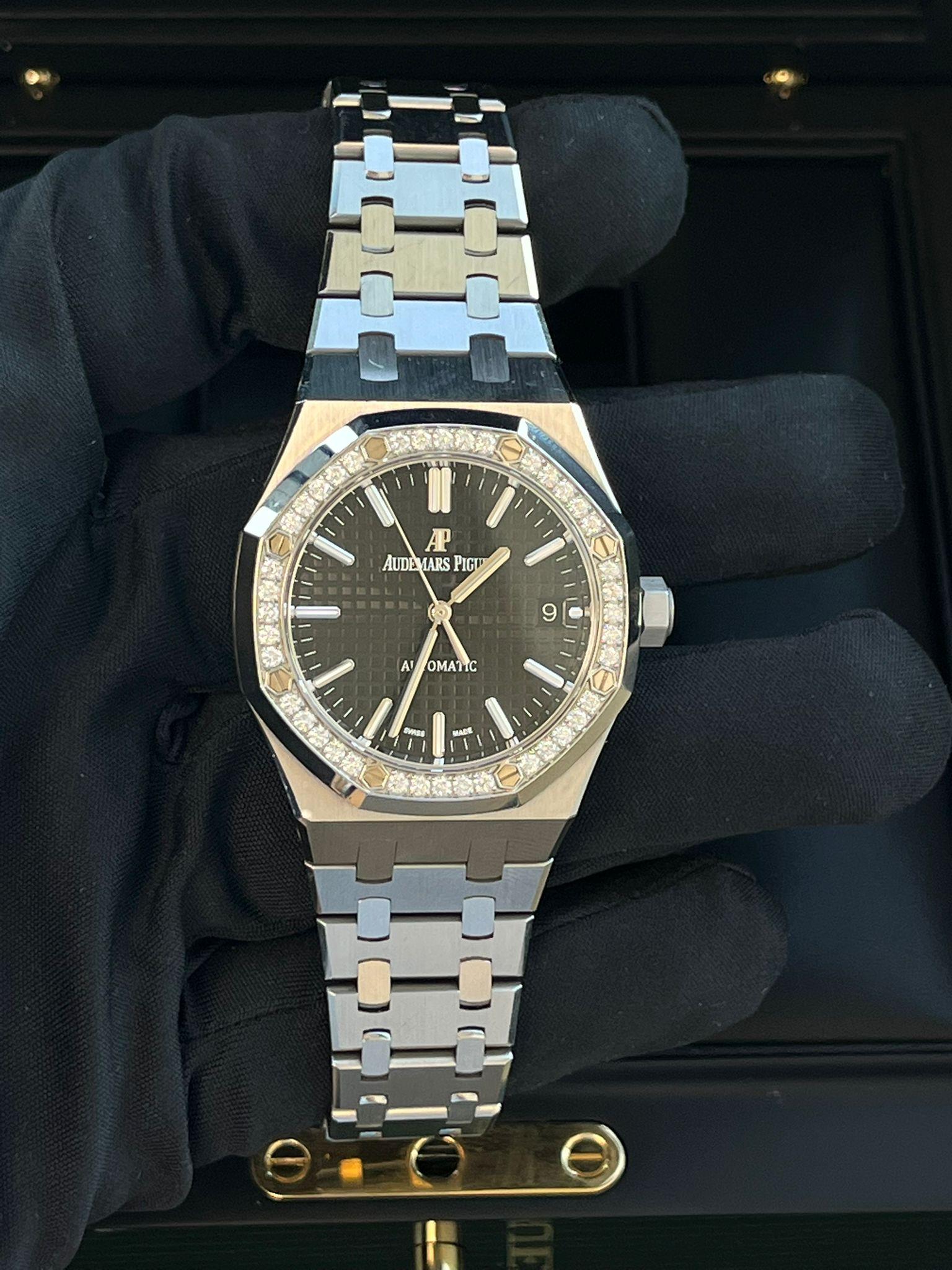 Audemars Piguet Royal Oak Lady 37 Automatico Lunetta con diamanti 15451ST.ZZ.1256ST.01 in vendita 13