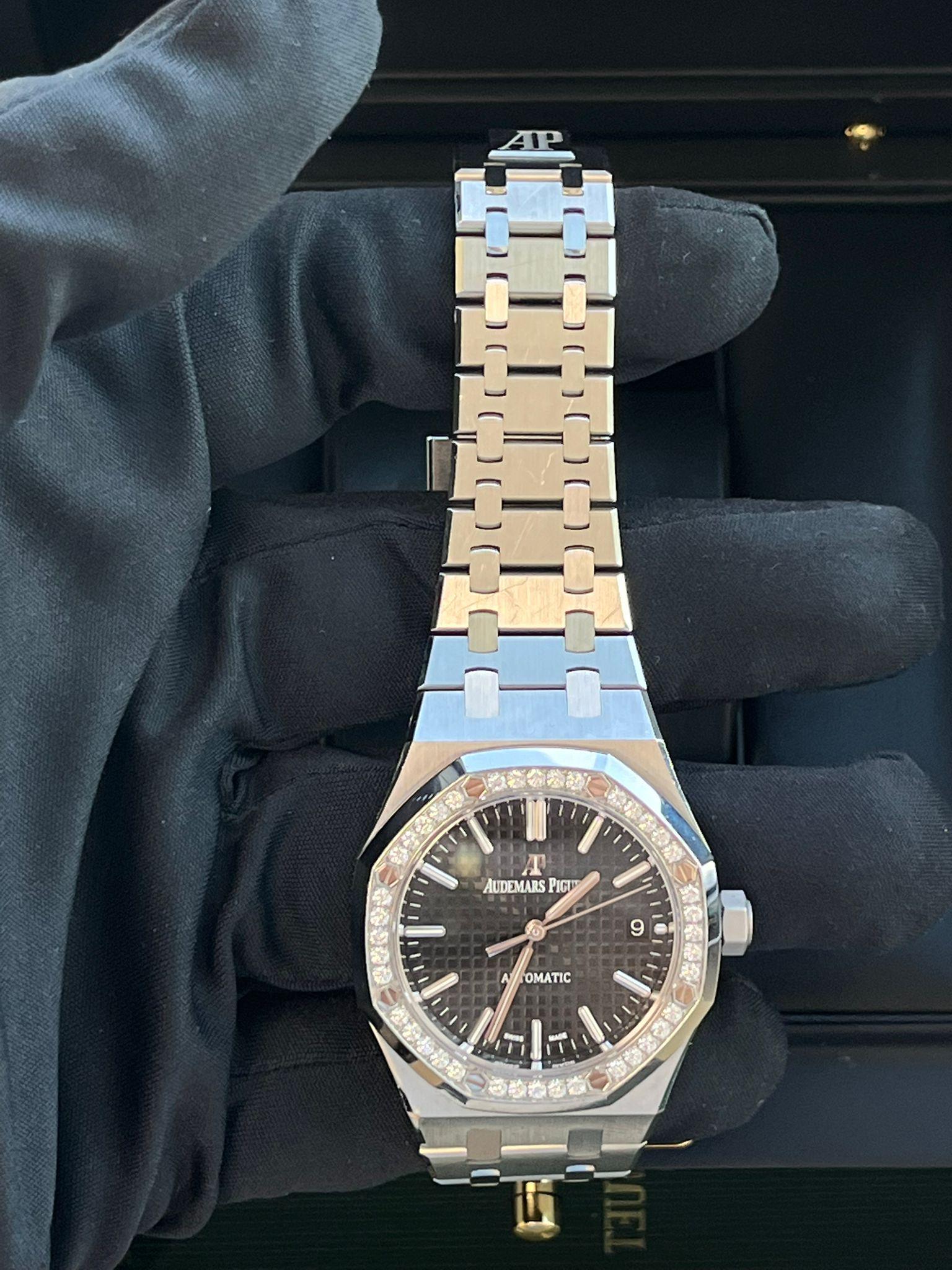 Audemars Piguet Royal Oak Lady 37 Automatico Lunetta con diamanti 15451ST.ZZ.1256ST.01 in vendita 14