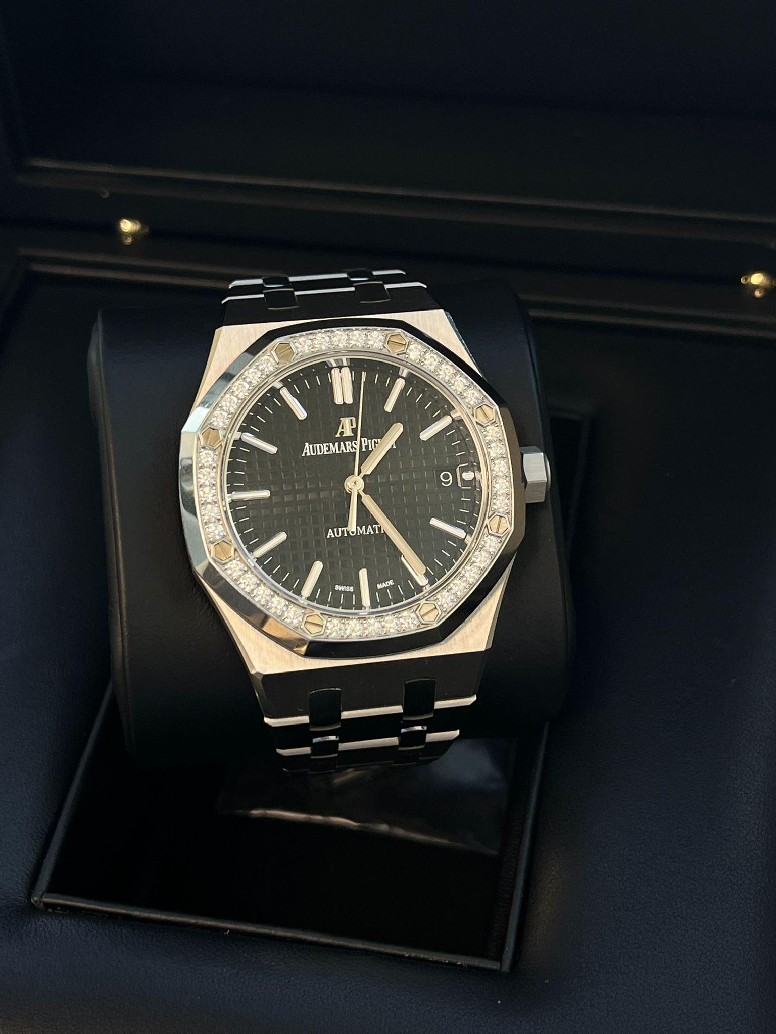 Donna Audemars Piguet Royal Oak Lady 37 Automatico Lunetta con diamanti 15451ST.ZZ.1256ST.01 in vendita