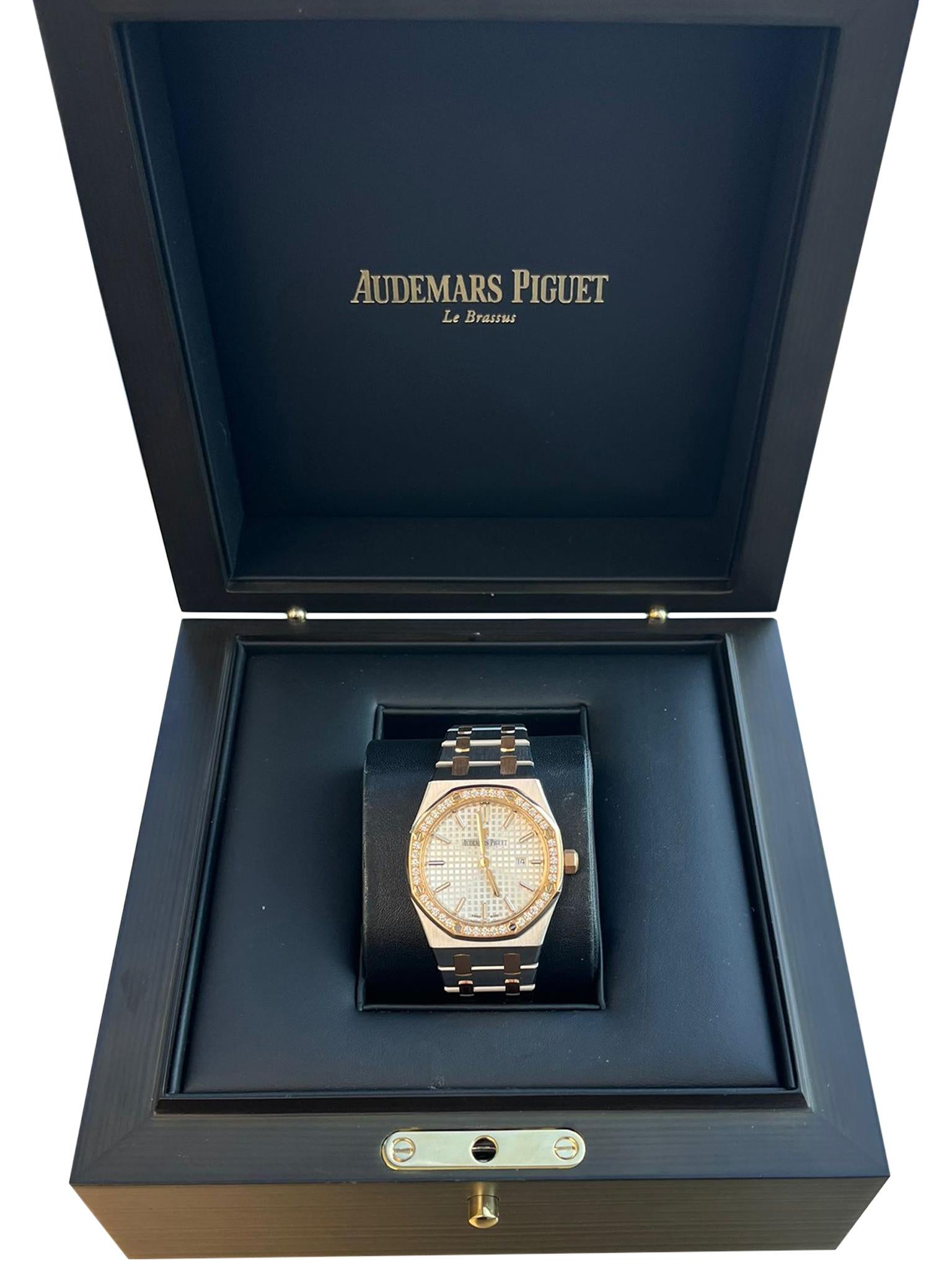 This Audemars Piguet Royal Oak Quartz watch is a 33mm case diameter model that features a rose gold and steel case material, Hour and minute indications, and a date window. The sheer simplicity of complex mechanisms pared down to bare essentials and