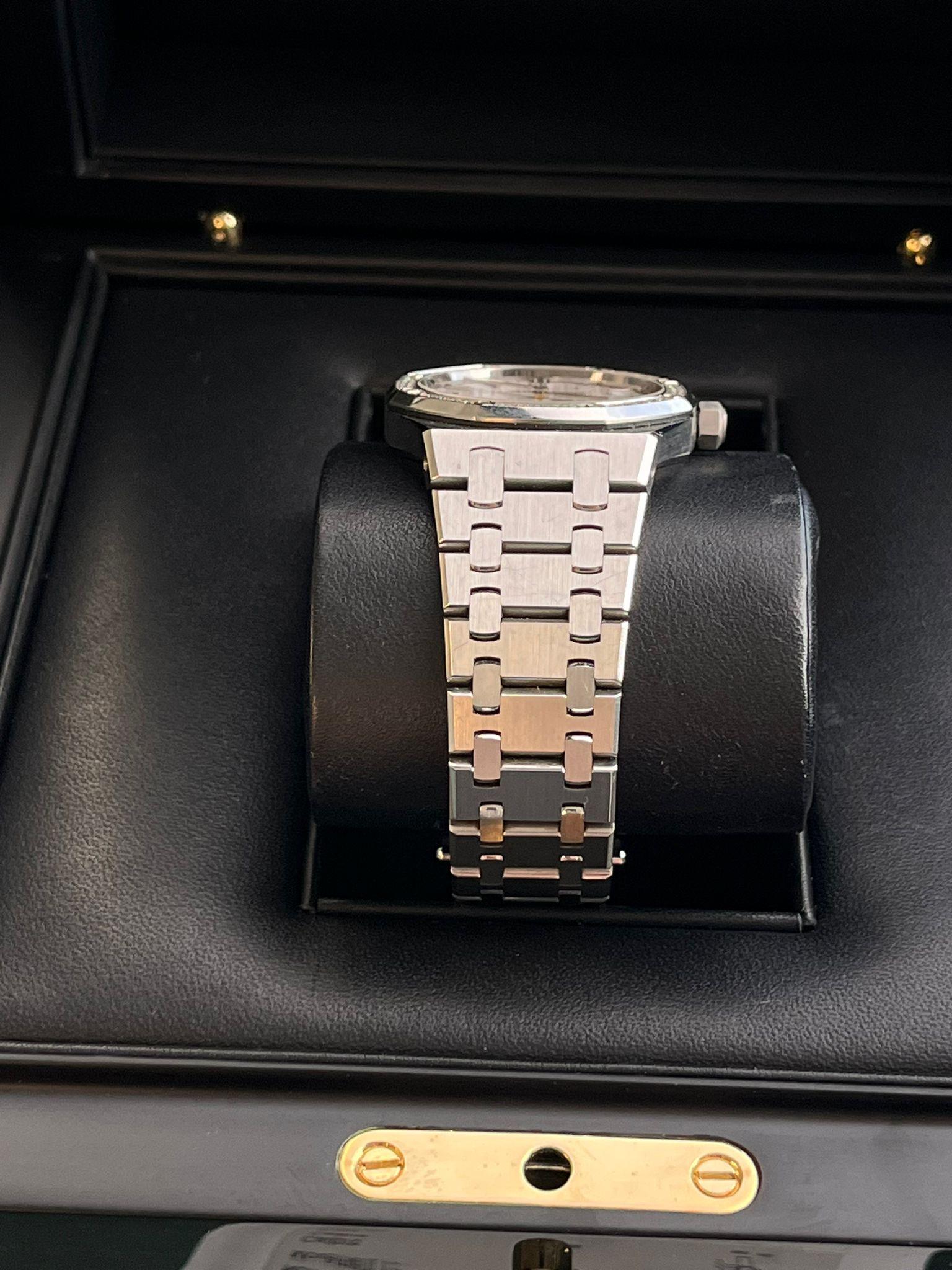 Audemars Piguet Royal Oak Lady Steel Silver Dial Watch 67651ST.ZZ.1261ST.01 For Sale 8