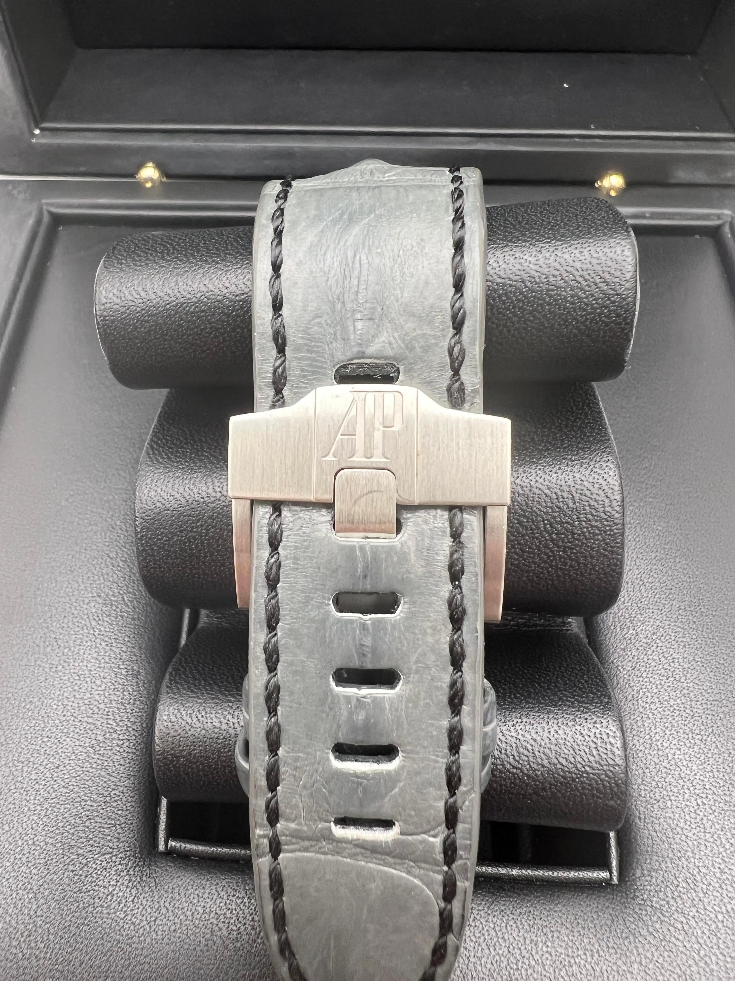 Audemars Piguet Royal Oak Offshore Chrono 42mm Elephant Grey 26470ST.OO.A104 B&P For Sale 10