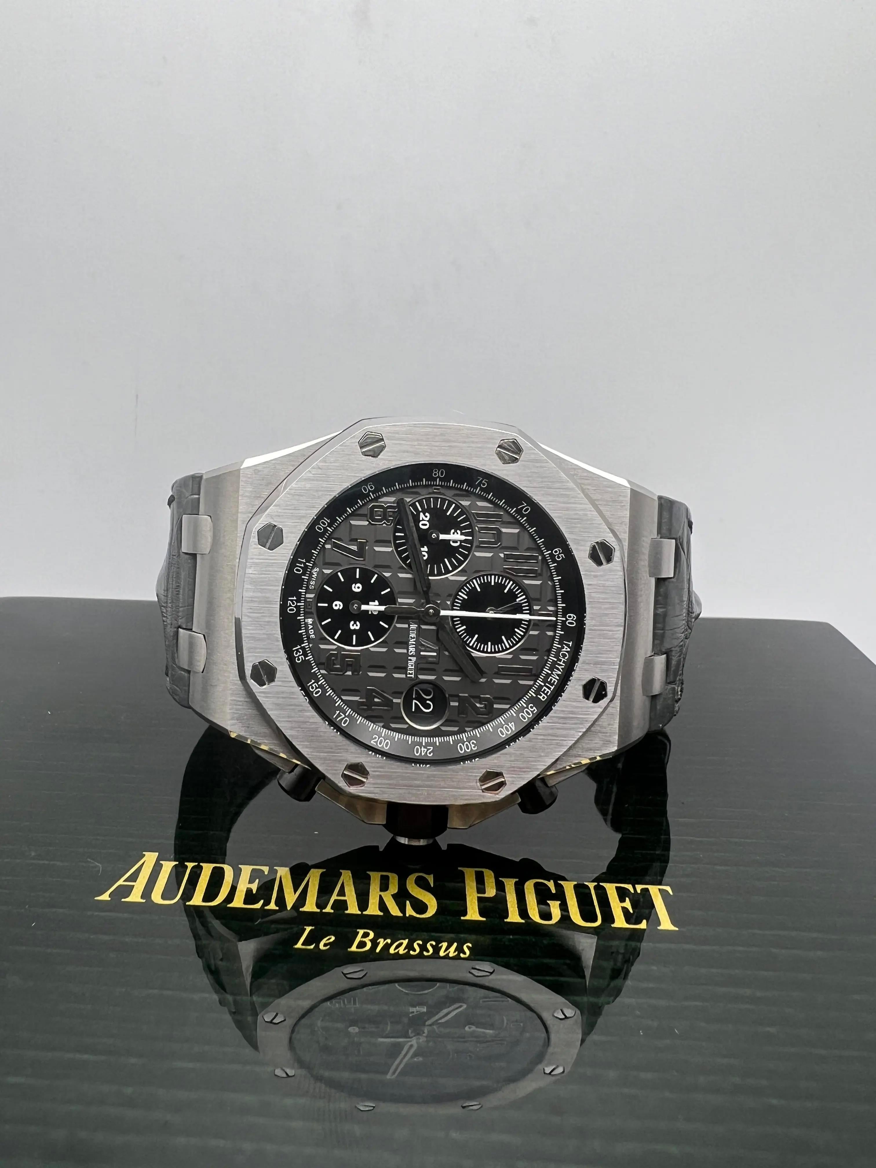 Audemars Piguet Royal Oak Offshore Chrono 42mm Elephant Grey 26470ST.OO.A104 B&P In Excellent Condition For Sale In New York, NY