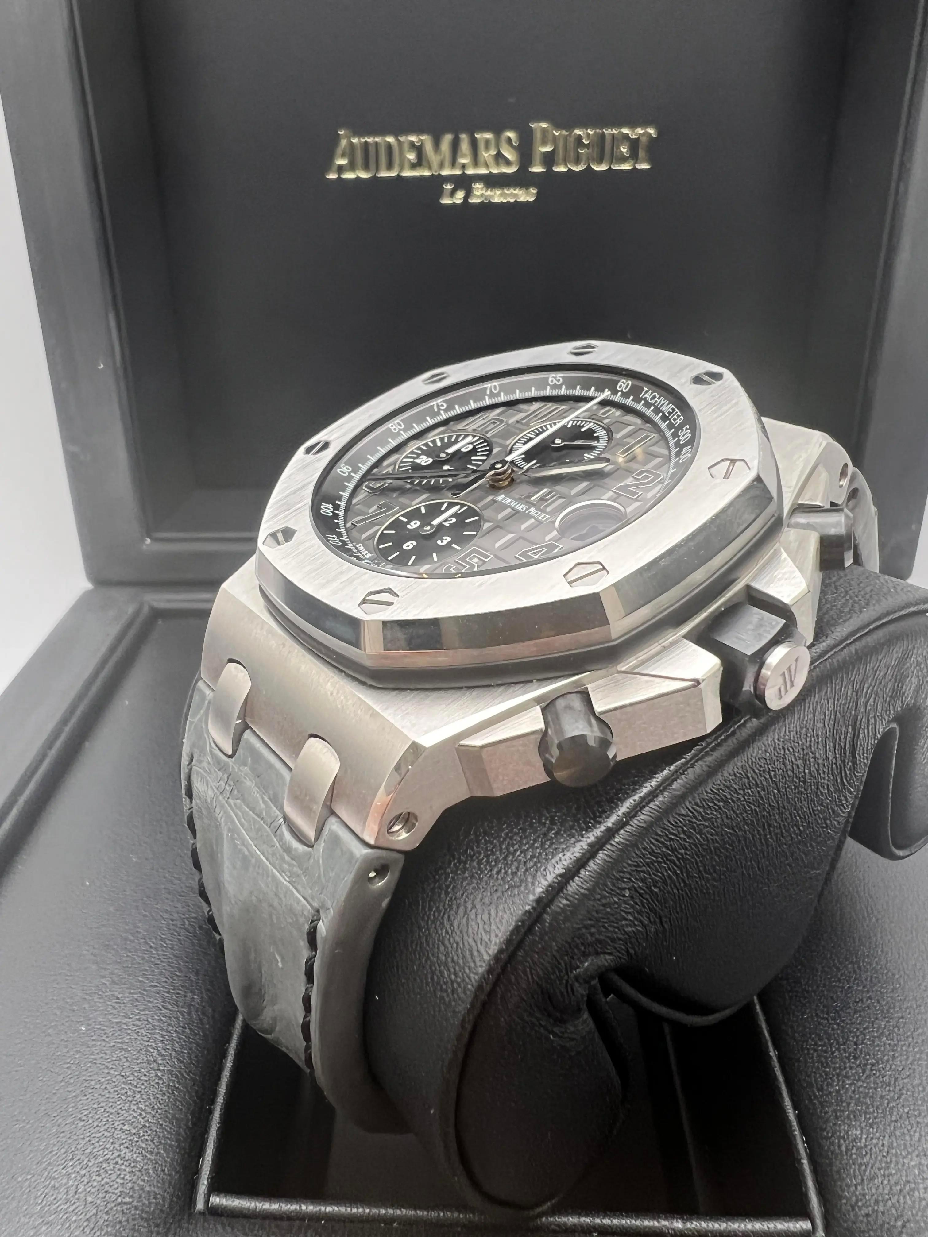 Audemars Piguet Royal Oak Offshore Chrono 42mm Elephant Grey 26470ST.OO.A104 B&P For Sale 2