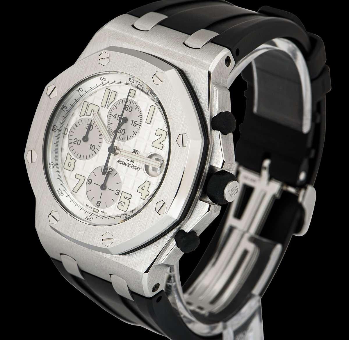 A 42 mm Stainless Steel Royal Oak Offshore Chronograph Gents Wristwatch, silver dial with a 