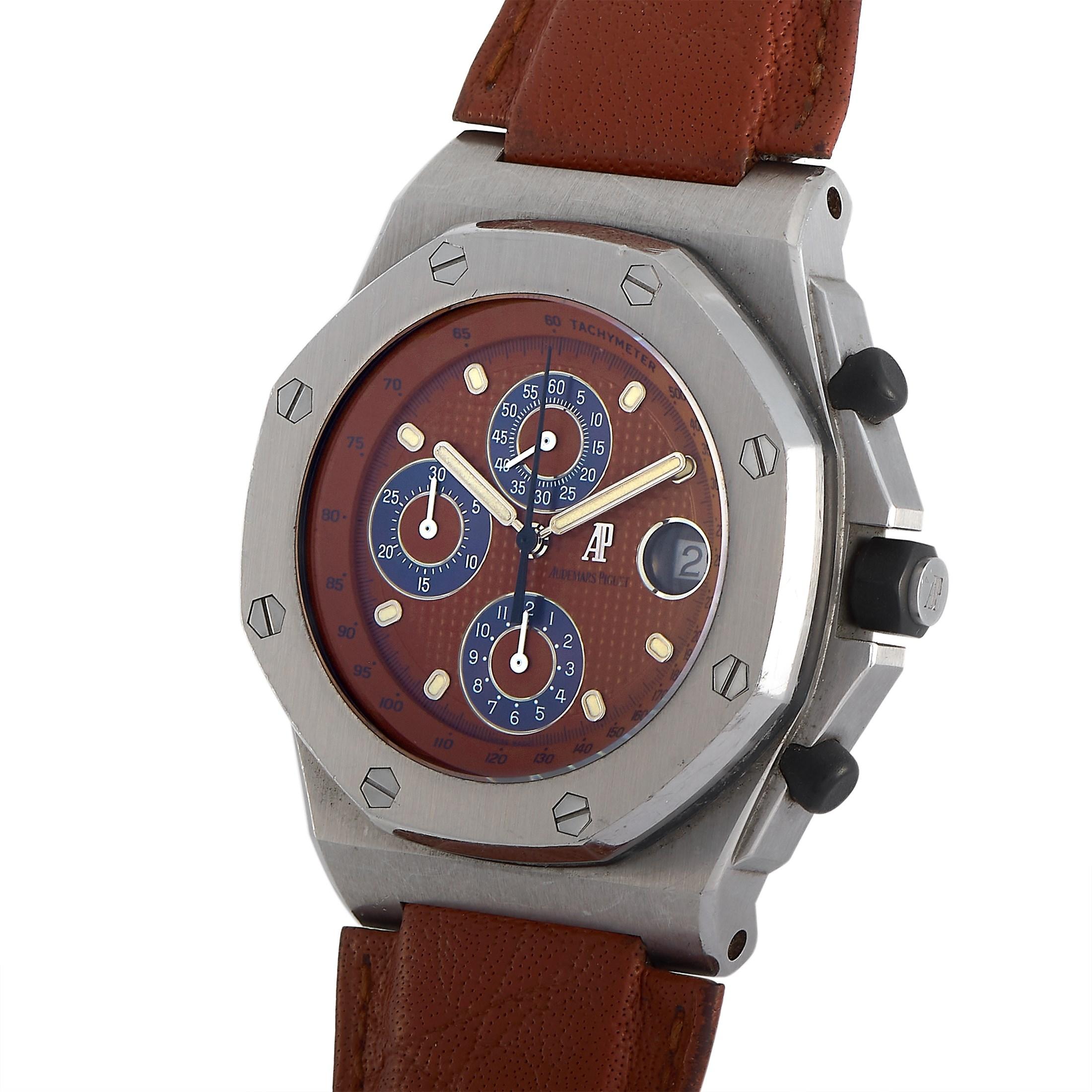 Launched in 1997, this Royal Oak ref. 25770ST was offered in eight loud and colorful dials to commemorate the 25th anniversary of Royal Oak. This one, in particular, is maroon with a matching leather strap of the same shade. This flashy yet subdued
