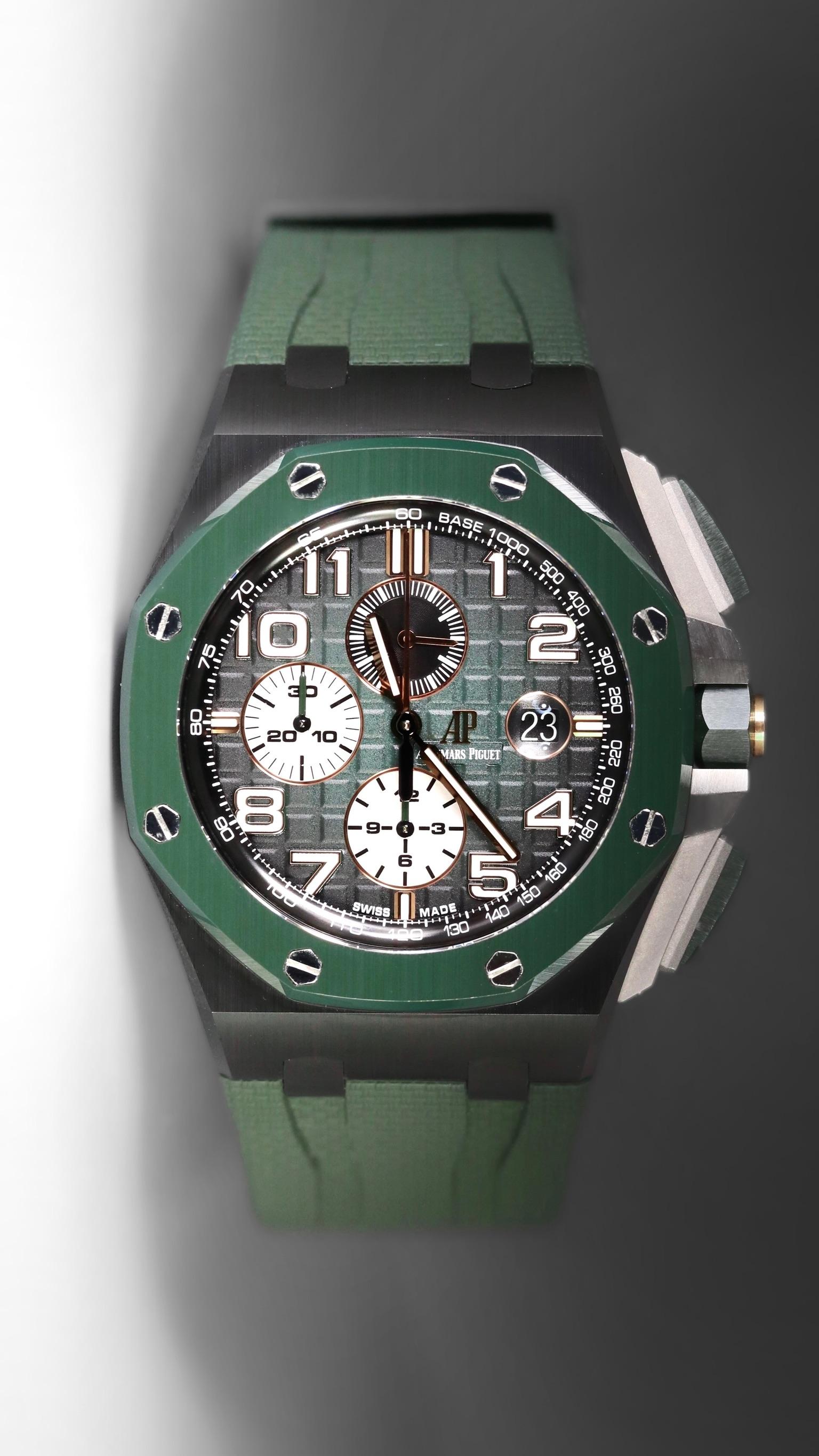 Contemporary Audemars Piguet Royal Oak Offshore Green Dial 44mm 2020 WN: 3000-0000-0022-3321