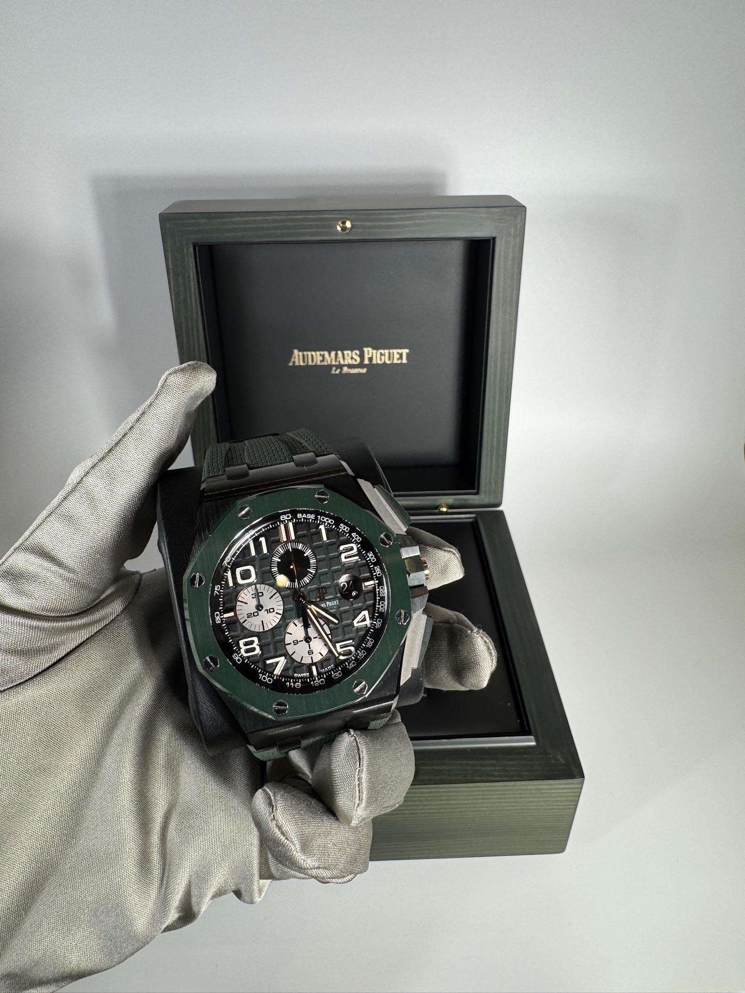 Audemars Piguet Royal Oak Offshore Green Dial 44mm 2020 WN: 3000-0000-0022-3321 In Excellent Condition In Beverly Hills, CA