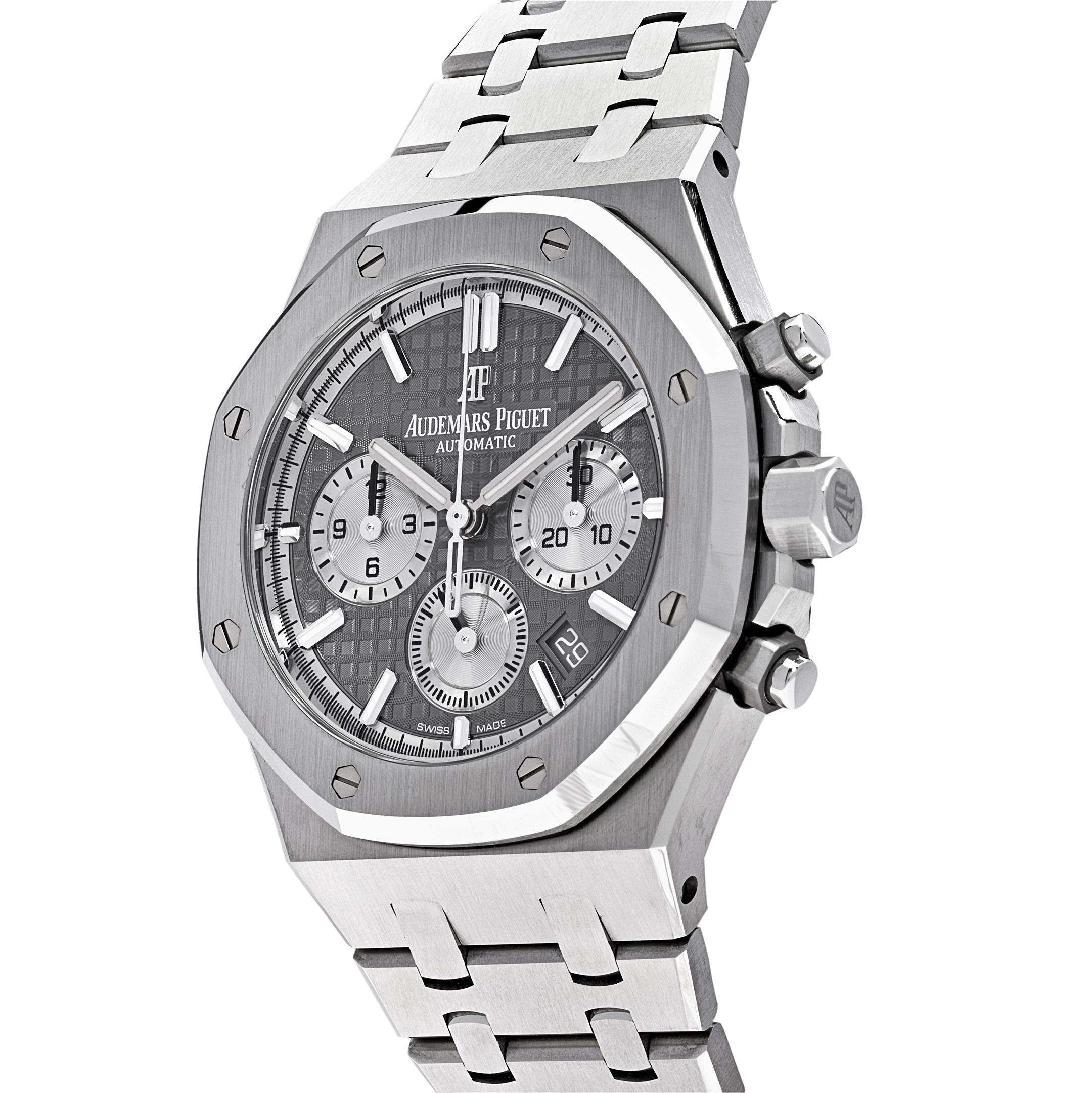 This Audemars Piguet Royal Oak Selfwinding Chronograph features a case made of stainless steel measuring 38mm in diameter, while the bracelet is also crafted from stainless steel. The grey dial features chronograph subdials and a date window at the