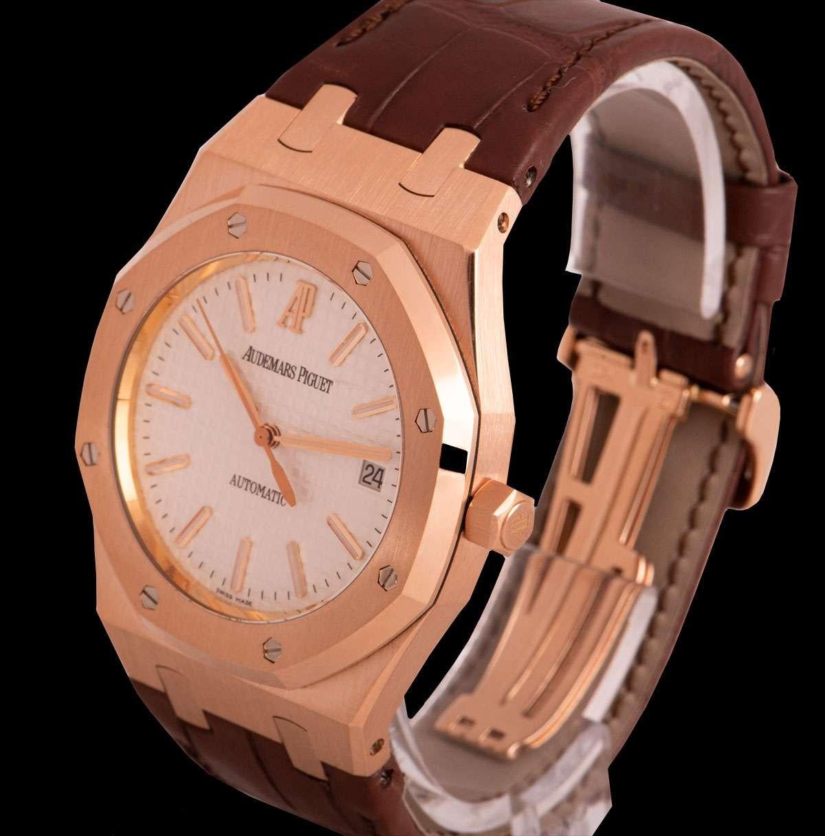 An 18k Rose Gold Royal Oak Selfwinding Gents 39mm Wristwatch, silvered dial with a 