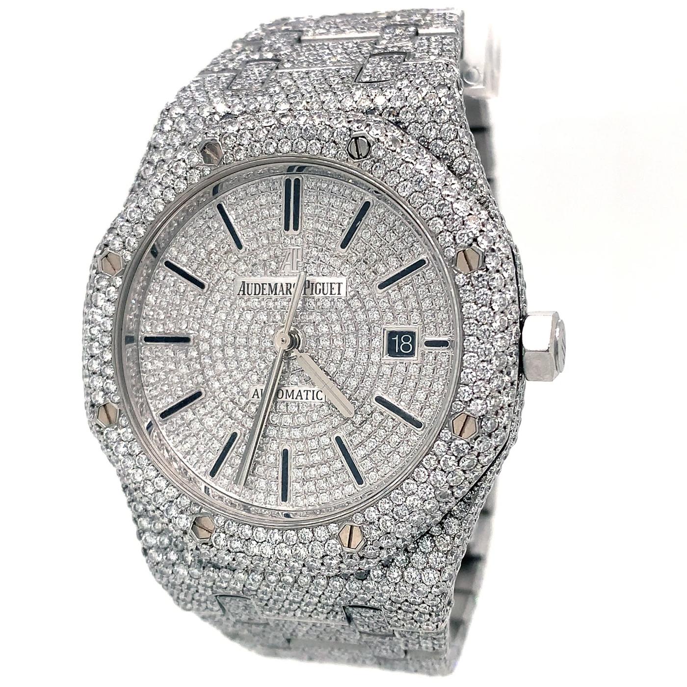 Details:
Brand: Audemars Piguet
Model: Royal Oak ICED OUT (After Market Diamonds)
Movement: Automatic
Case material: Steel
Bracelet material: Steel
Gender: Men's watch/Unisex
Scope of Delivery: Original Box
Location: United States of America
Case