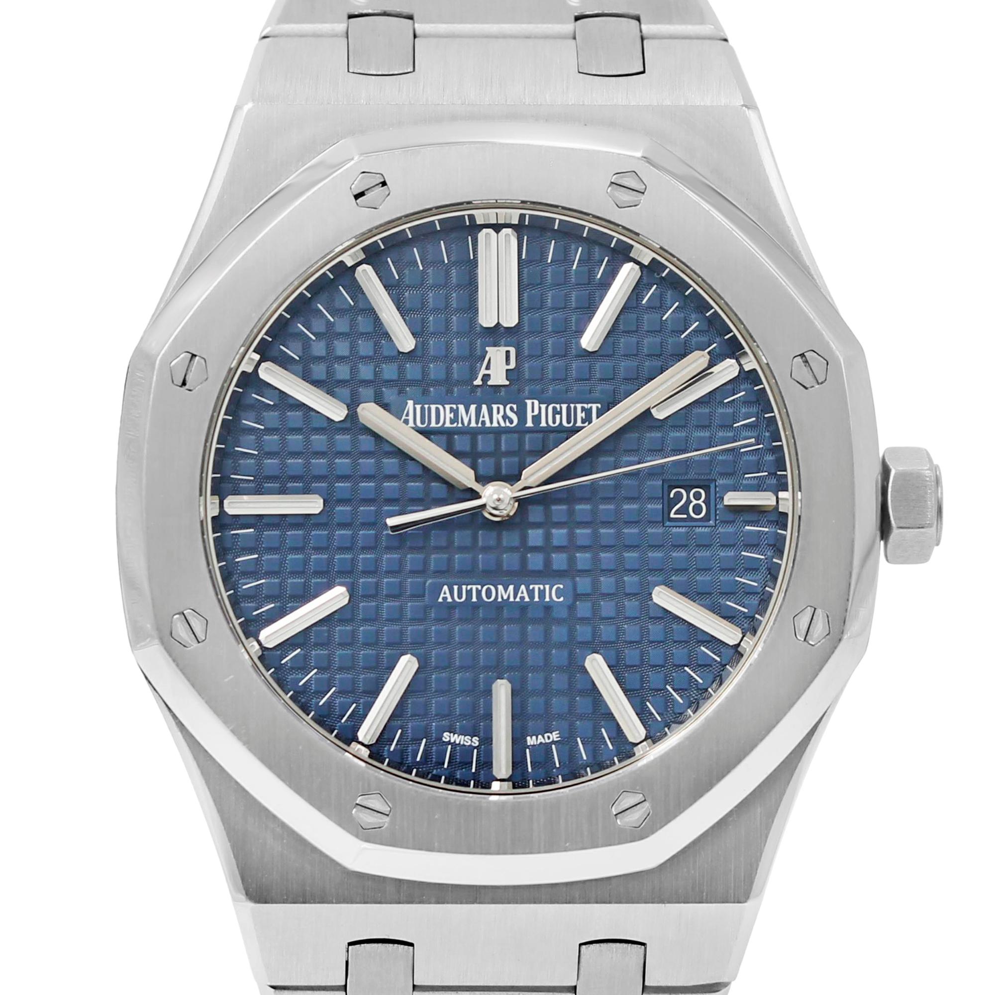 Pre Owned Audemars Piguet Royal Oak Steel Blue Dial Men's Watch 15400ST.OO.1220ST.03. This Beautiful Timepiece is Powered by Mechanical (Automatic) Movement and Features Round Stainless Steel Case with a Stainless Steel Bracelet, Fixed Octagon