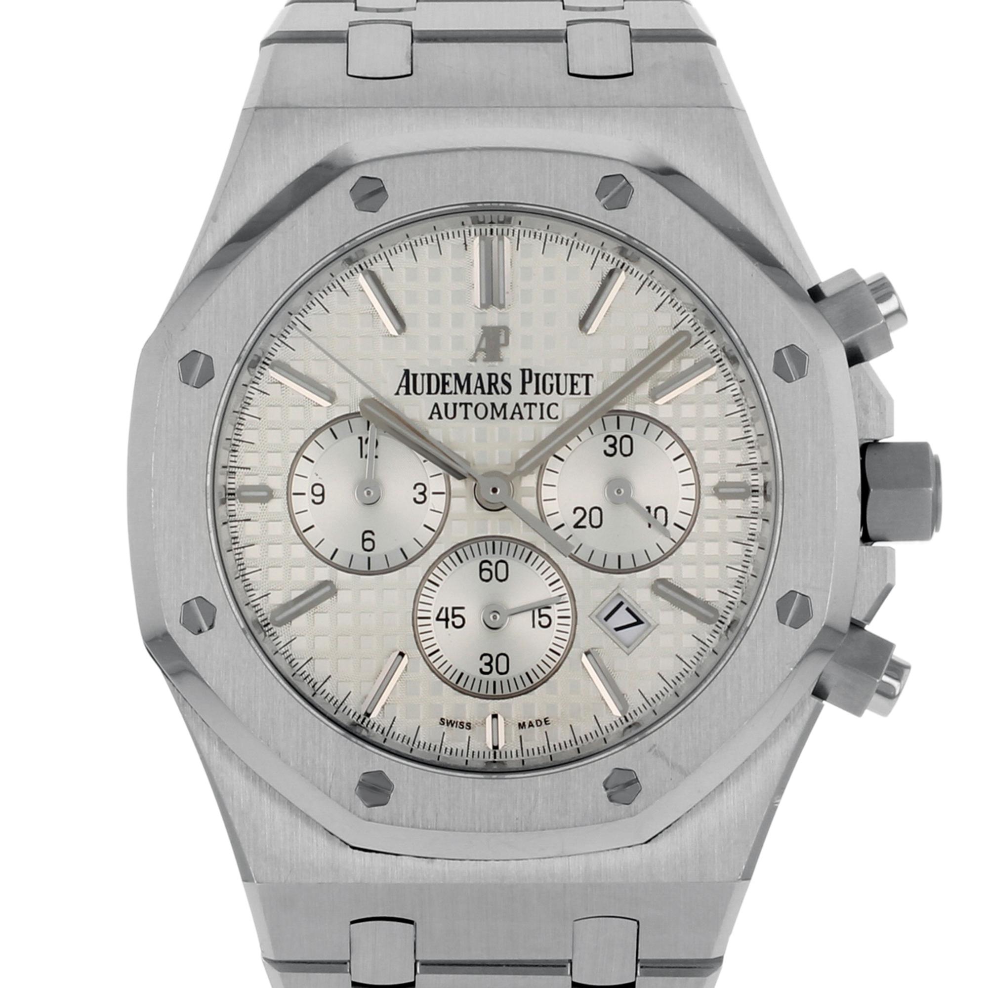 This pre-owned Audemars Piguet Royal Oak 26320ST.OO.1220ST.02 is a beautiful men's timepiece that is powered by an automatic movement which is cased in a stainless steel case. It has a round shape face, chronograph, date, small seconds subdial dial