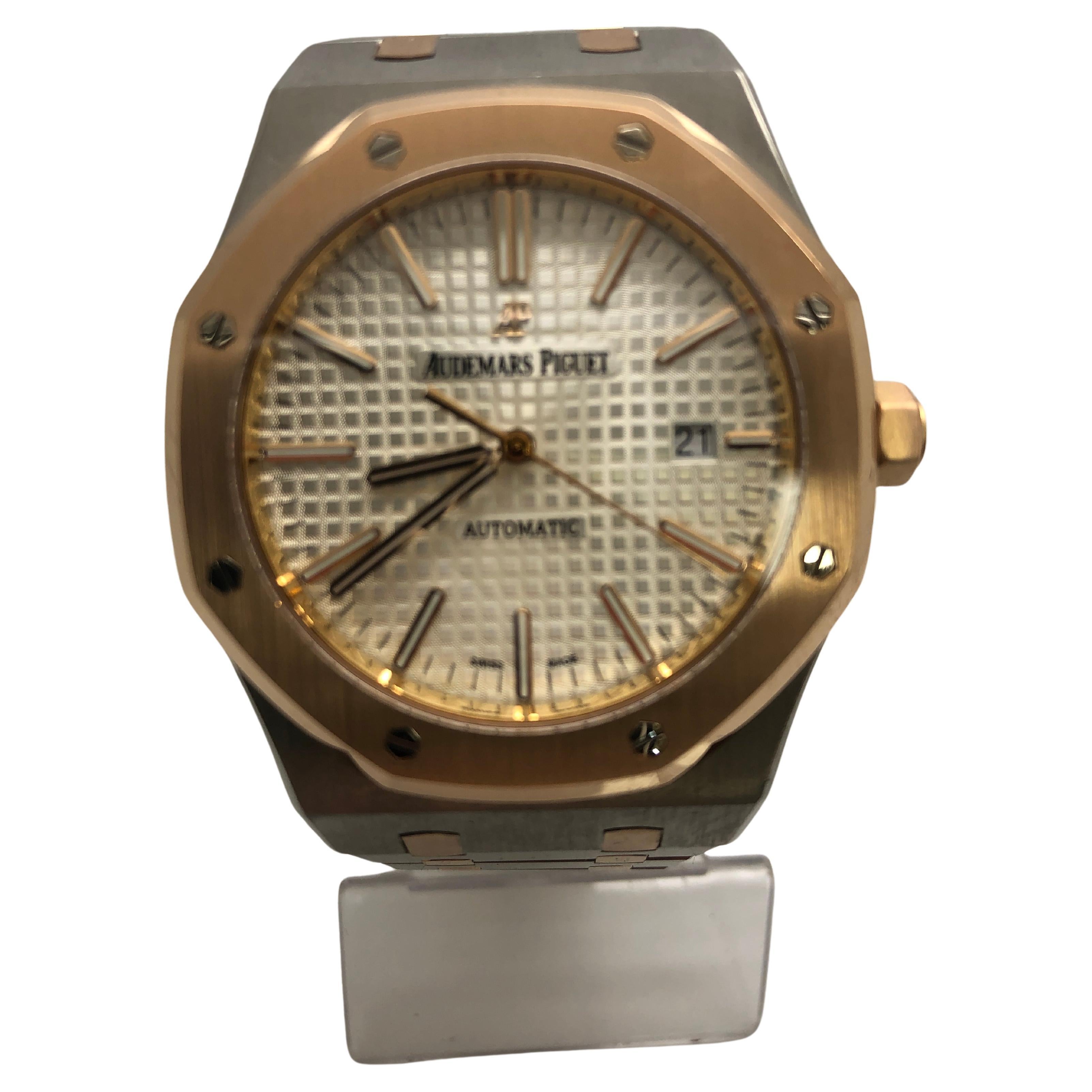 Audemars Piguet Royal Oak Two Tone Rose Gold Mens Watch 15400

Hardly worn Mint Condition

Comes with Audemars Piguet Booklet

Free overnight shipping

shop with confidence

bank wire only


